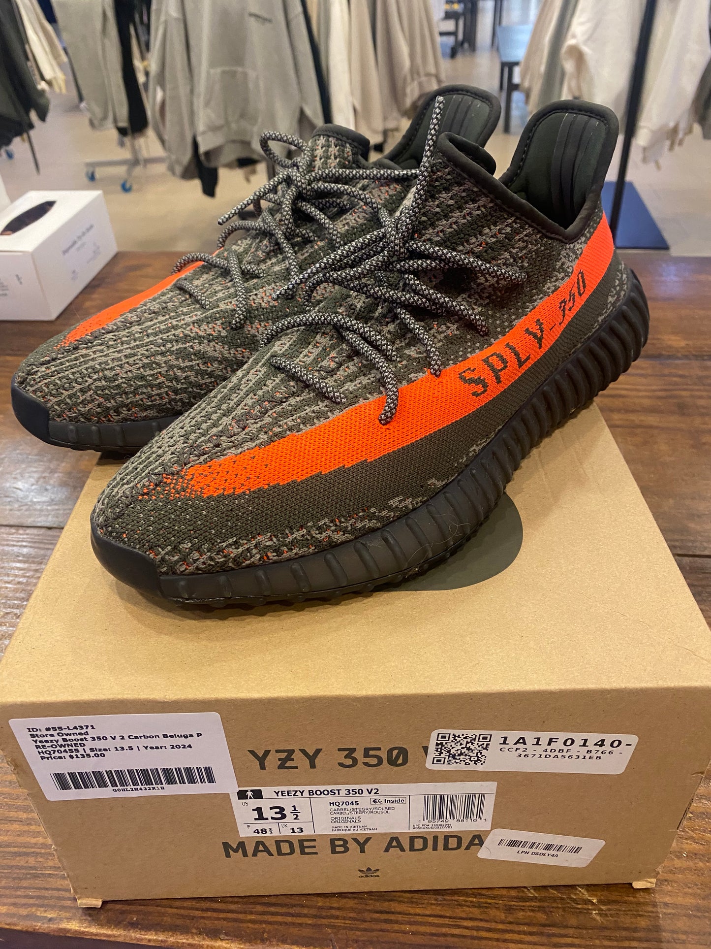 Yeezy Boost 350 V 2 Carbon Beluga PRE-OWNED