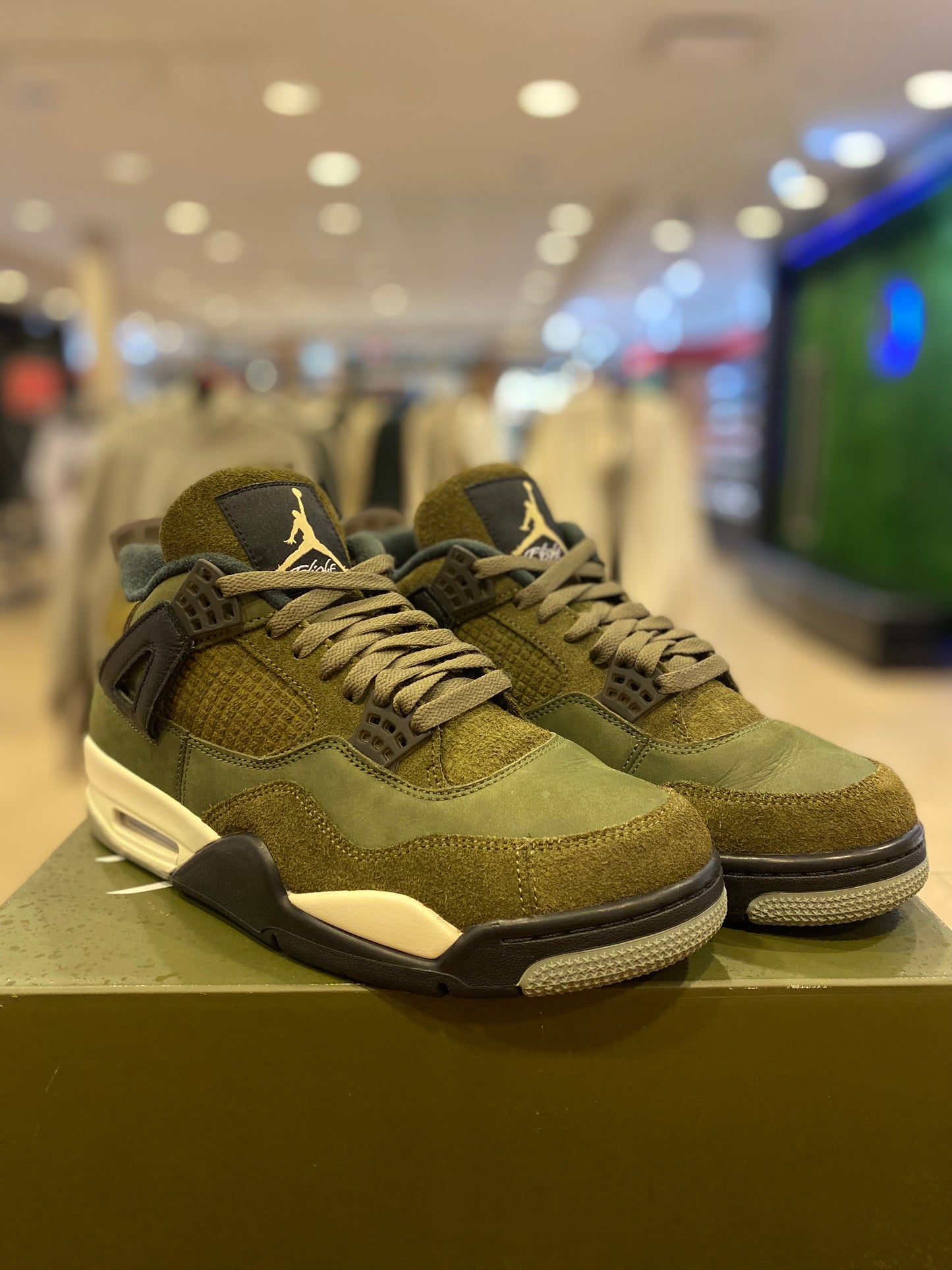 Air Jordan 4 Retro SE Craft - Olive