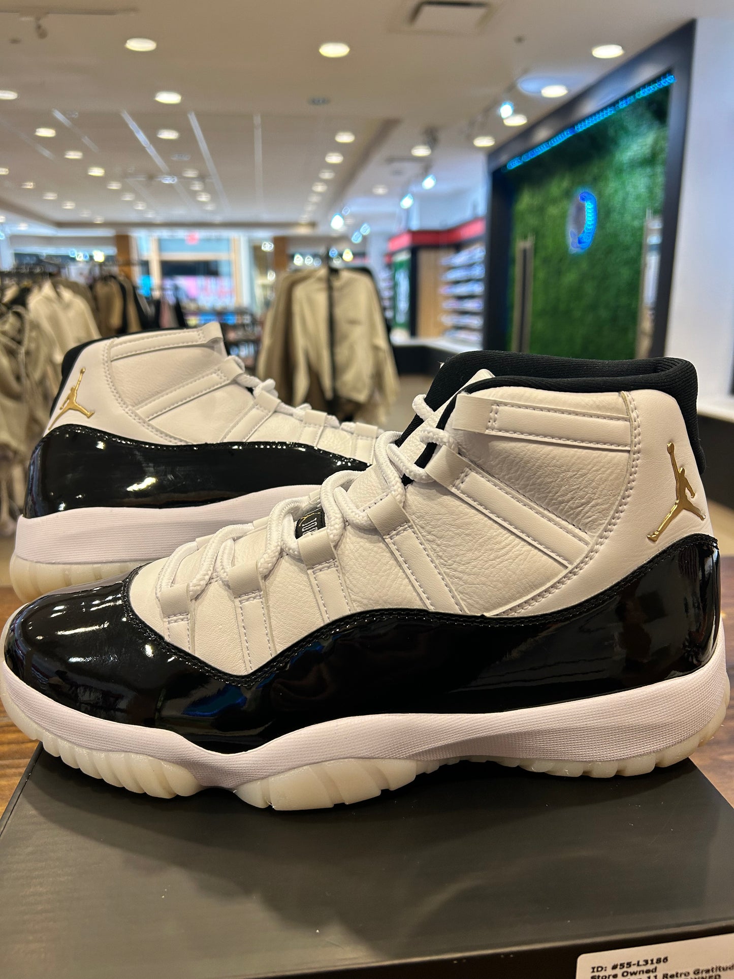 Air Jordan 11 Retro Gratitude Defining Moments PRE-OWNED