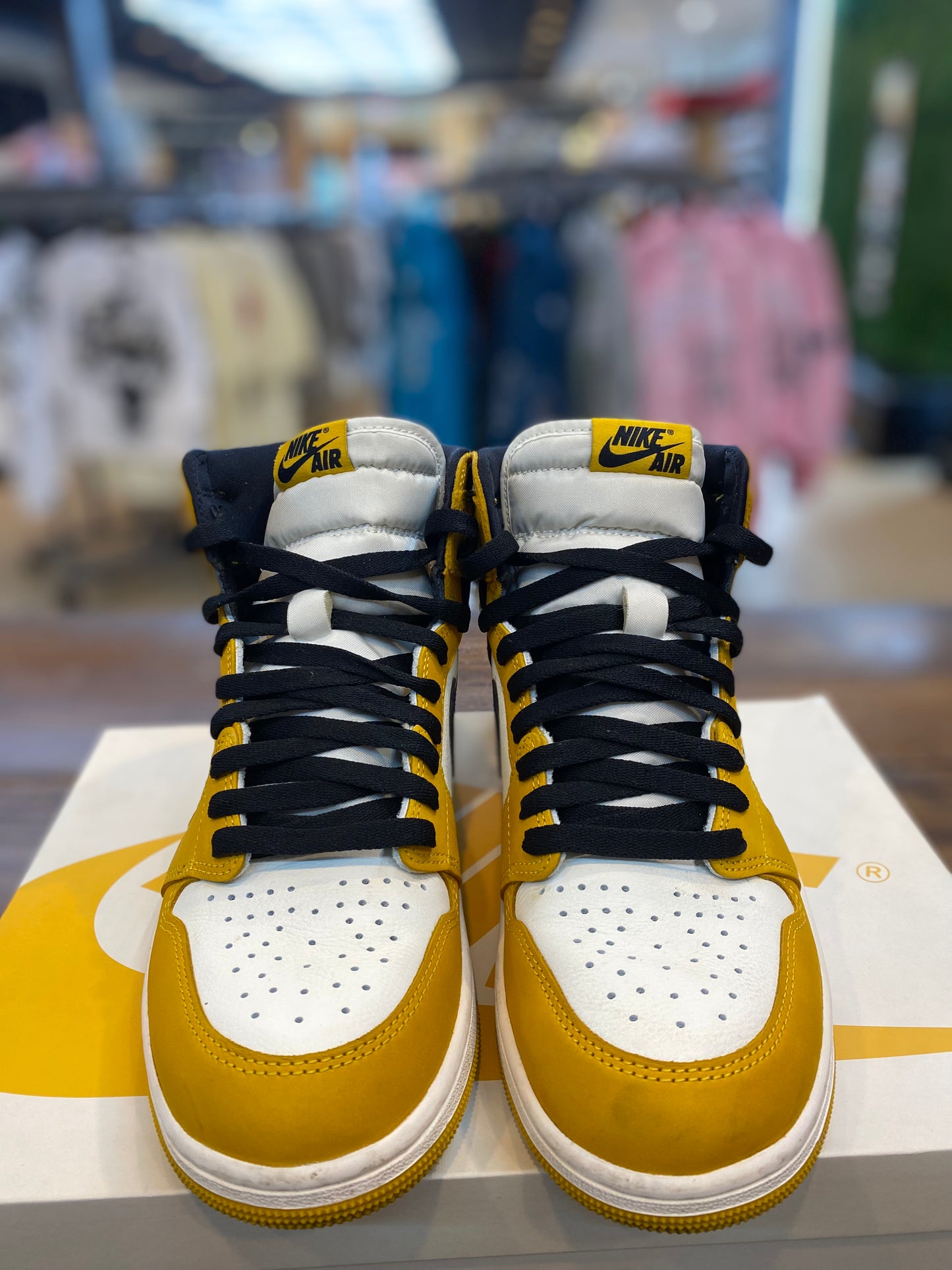 Jordan 1 Retro High OG Yellow Ochre PRE OWNED