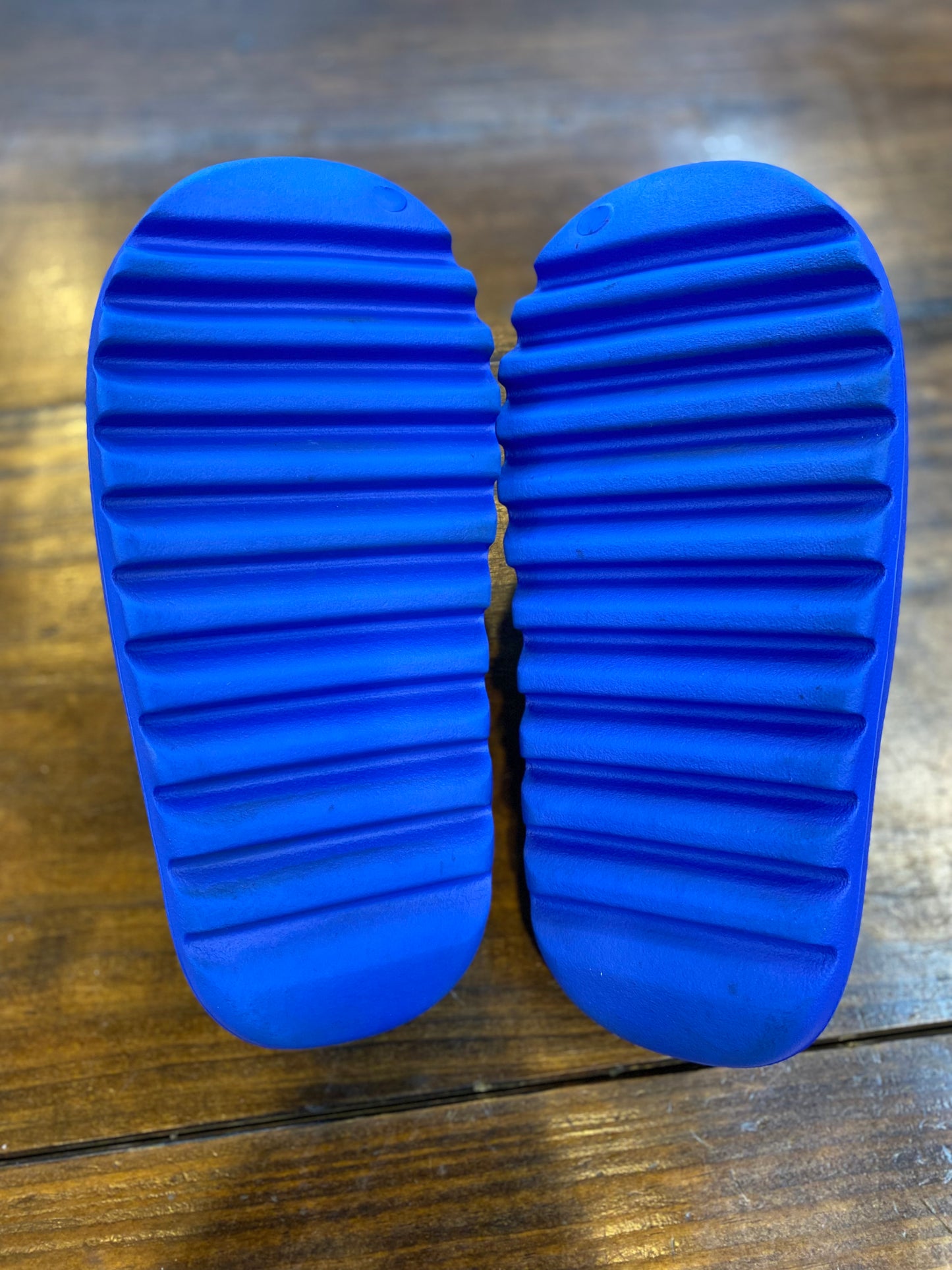 Yeezy Slide Azure PRE-OWNED