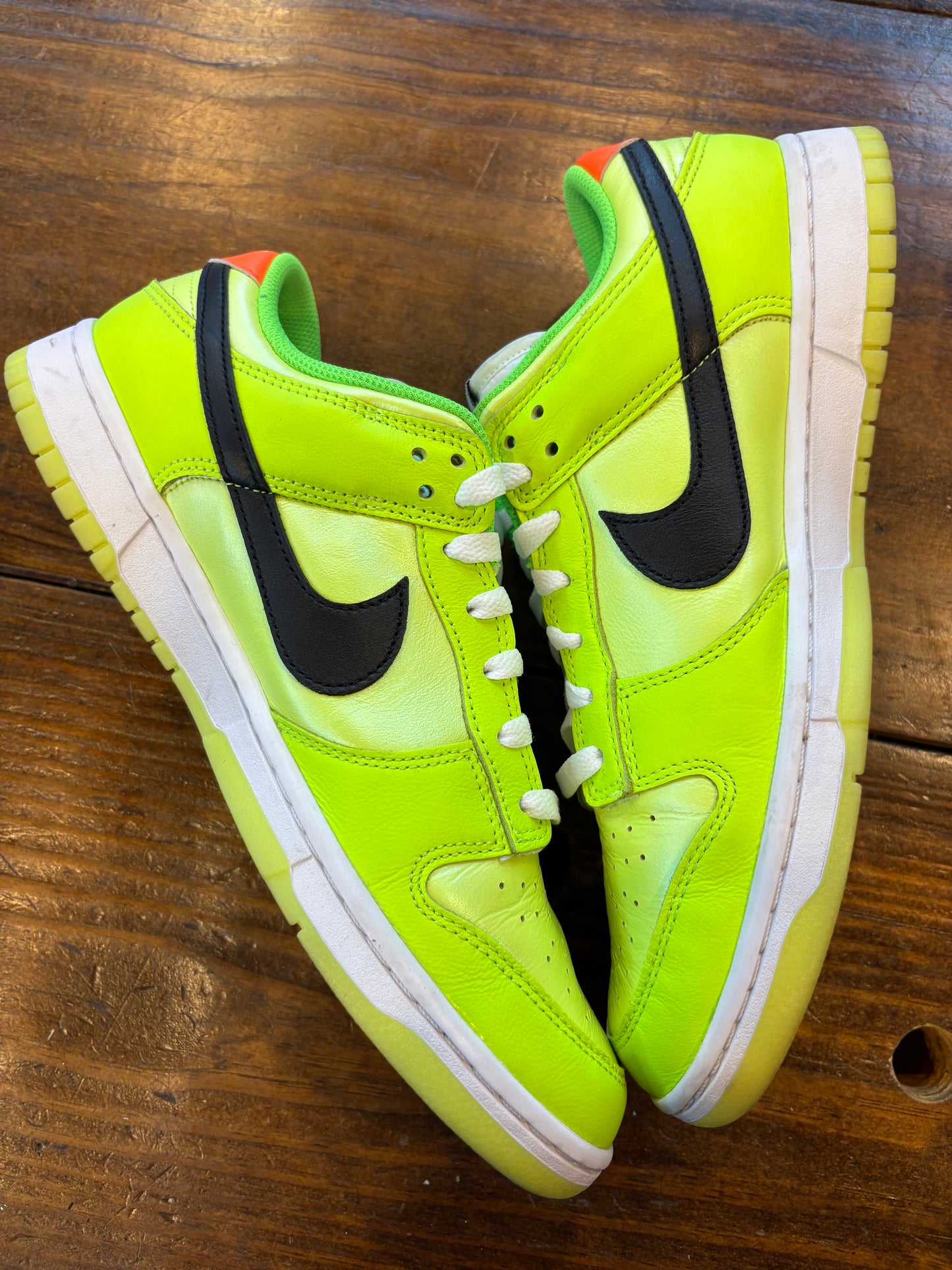 Dunk Low SE Volt