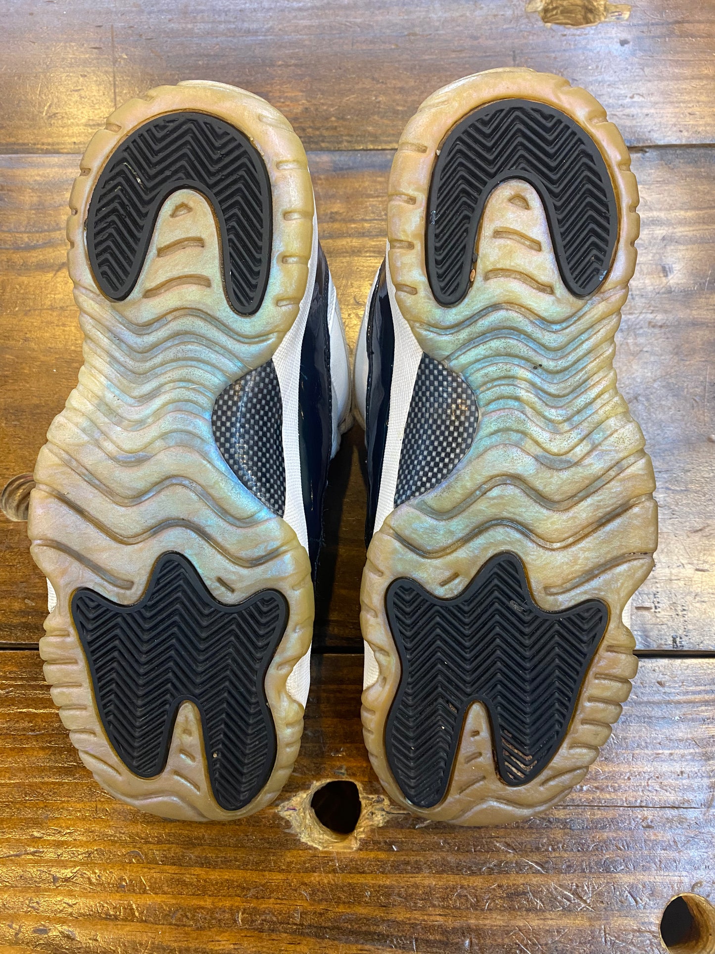 Jordan 11 Retro GS Emerald PRE OWNED