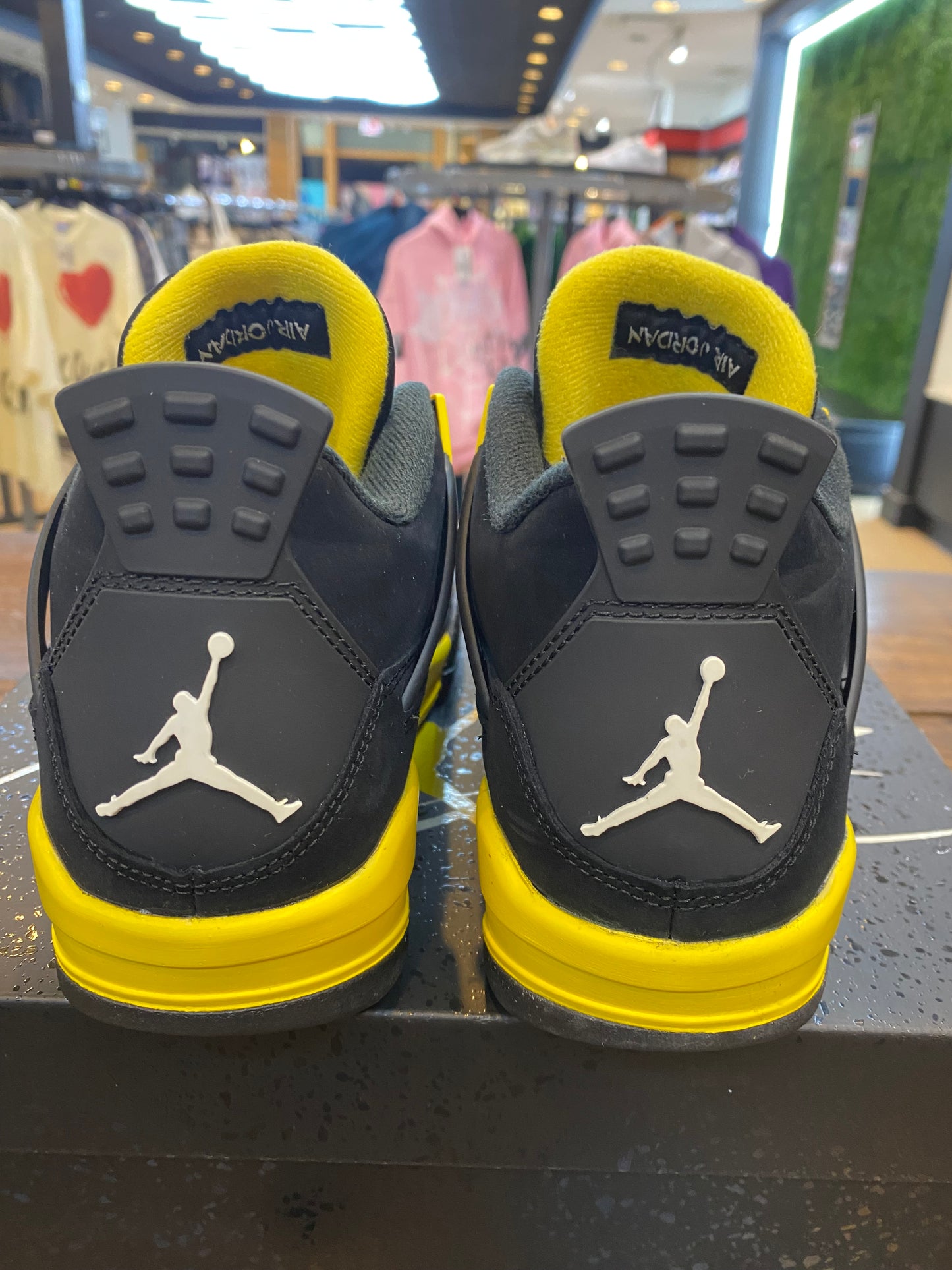 Jordan 4 Retro GS Thunder 2023 PRE OWNED