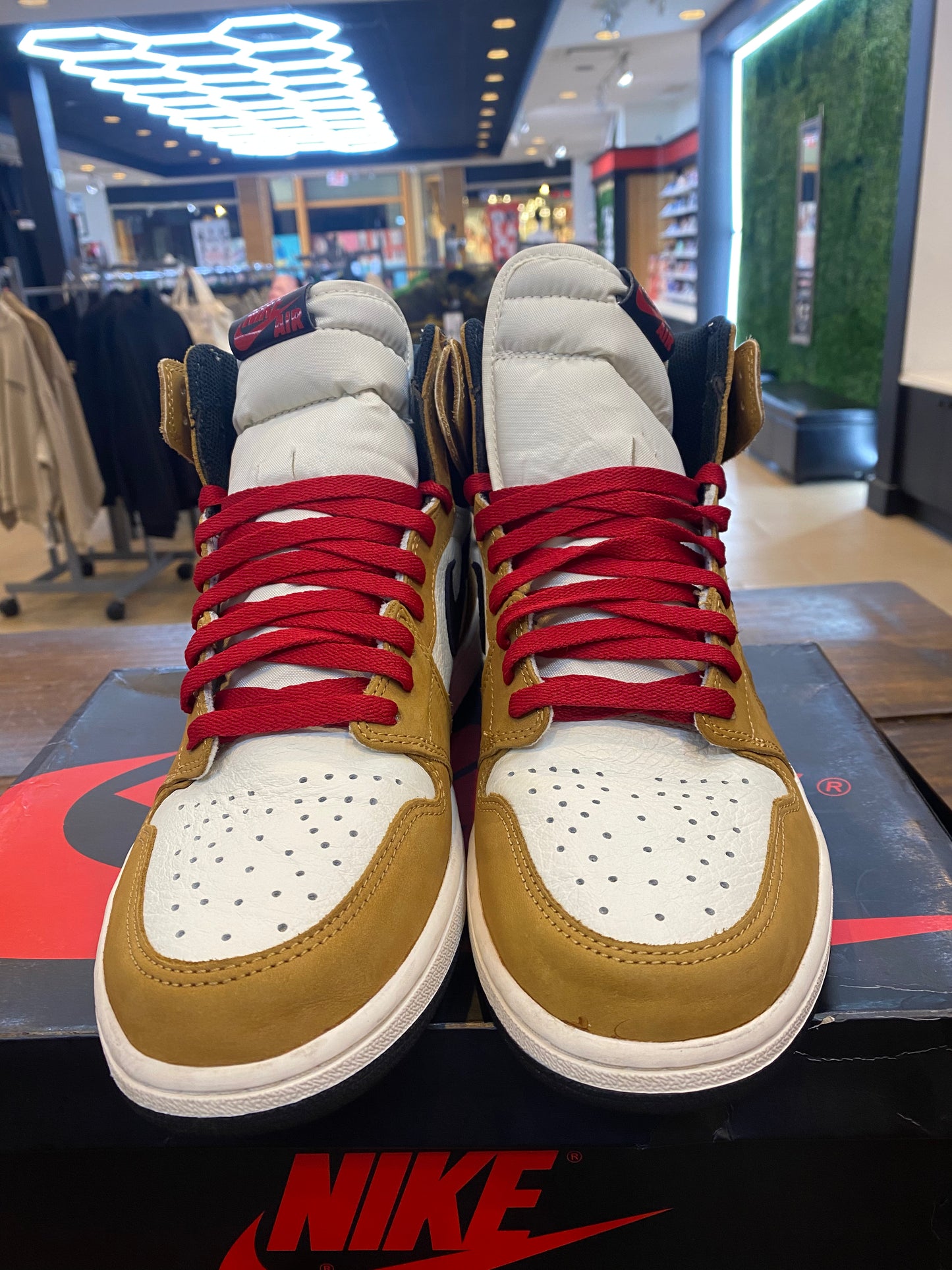 Jordan 1 Retro High OG Rookie Of The Year PRE OWNED