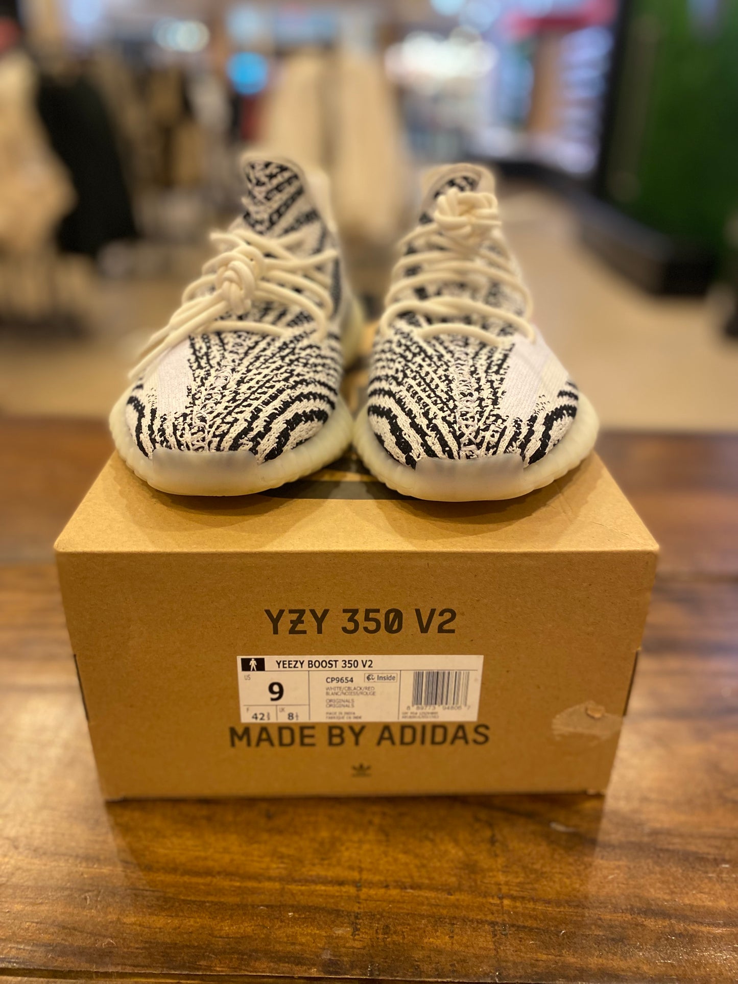 Yeezy Boost 350 V 2 Zebra PRE-OWNED