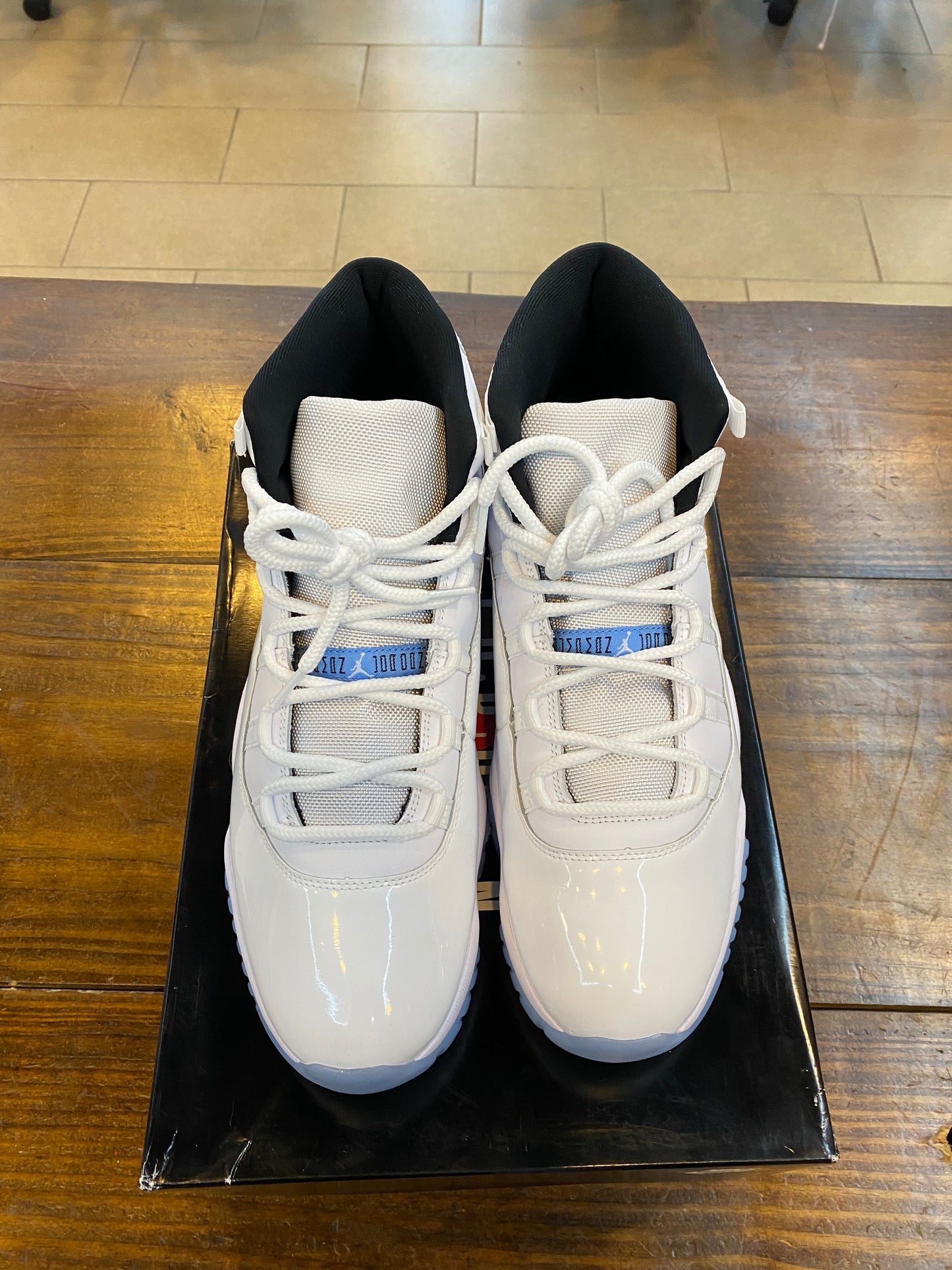 Jordan 11 Retro Columbia Legend Blue 2024 PRE OWNED