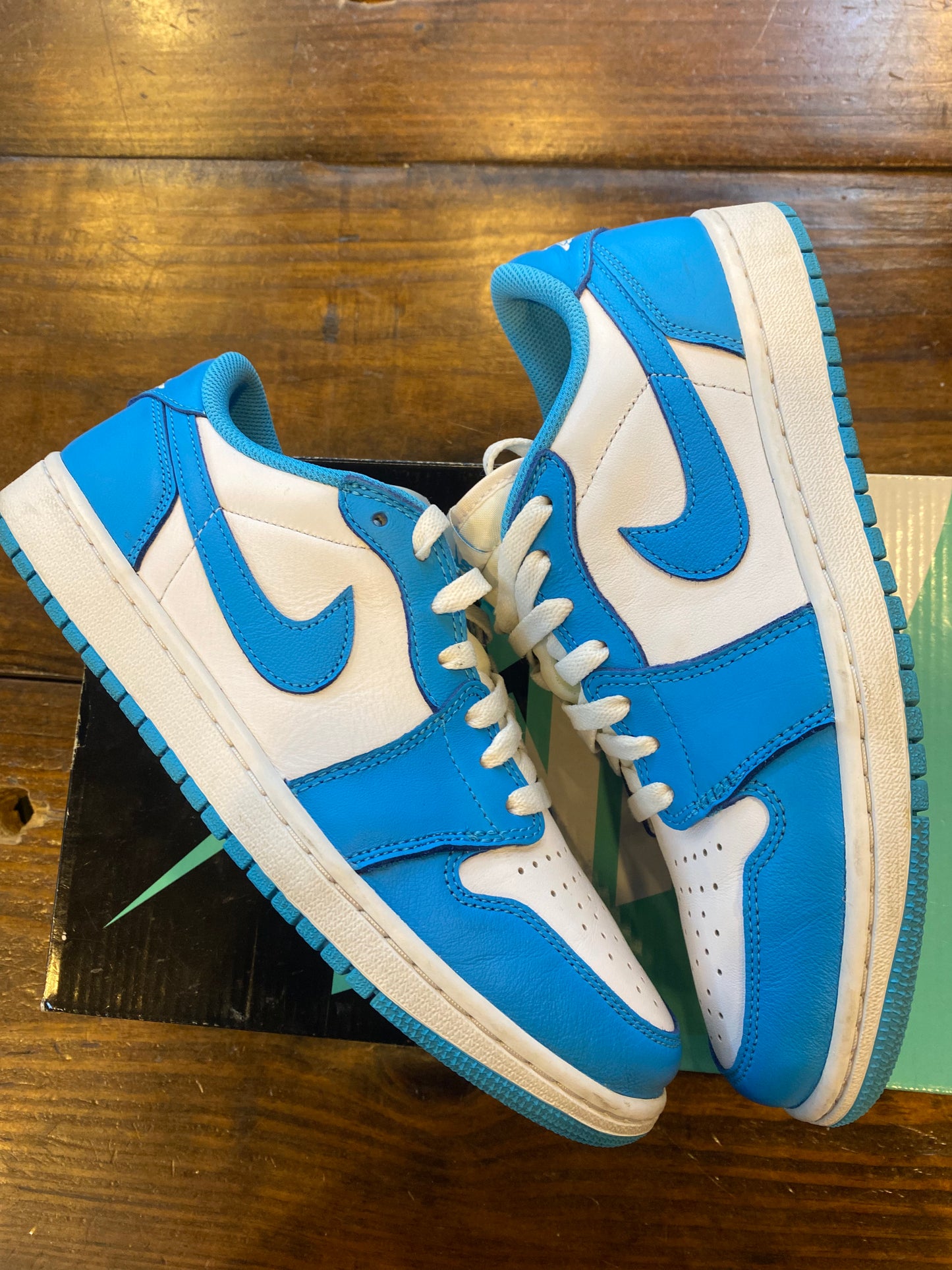 ERIC KOSTON X JORDAN 1 LOW SB POWDER BLUE
