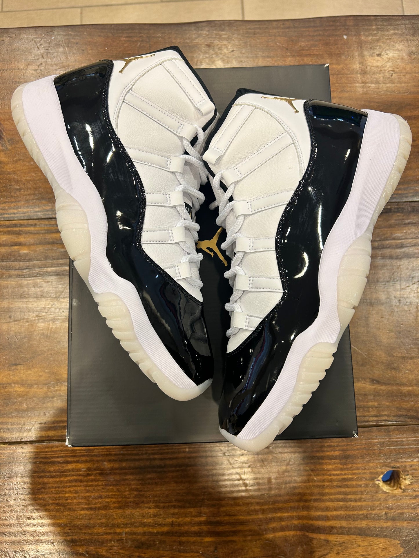 Air Jordan 11 Retro Gratitude Defining Moments PRE-OWNED