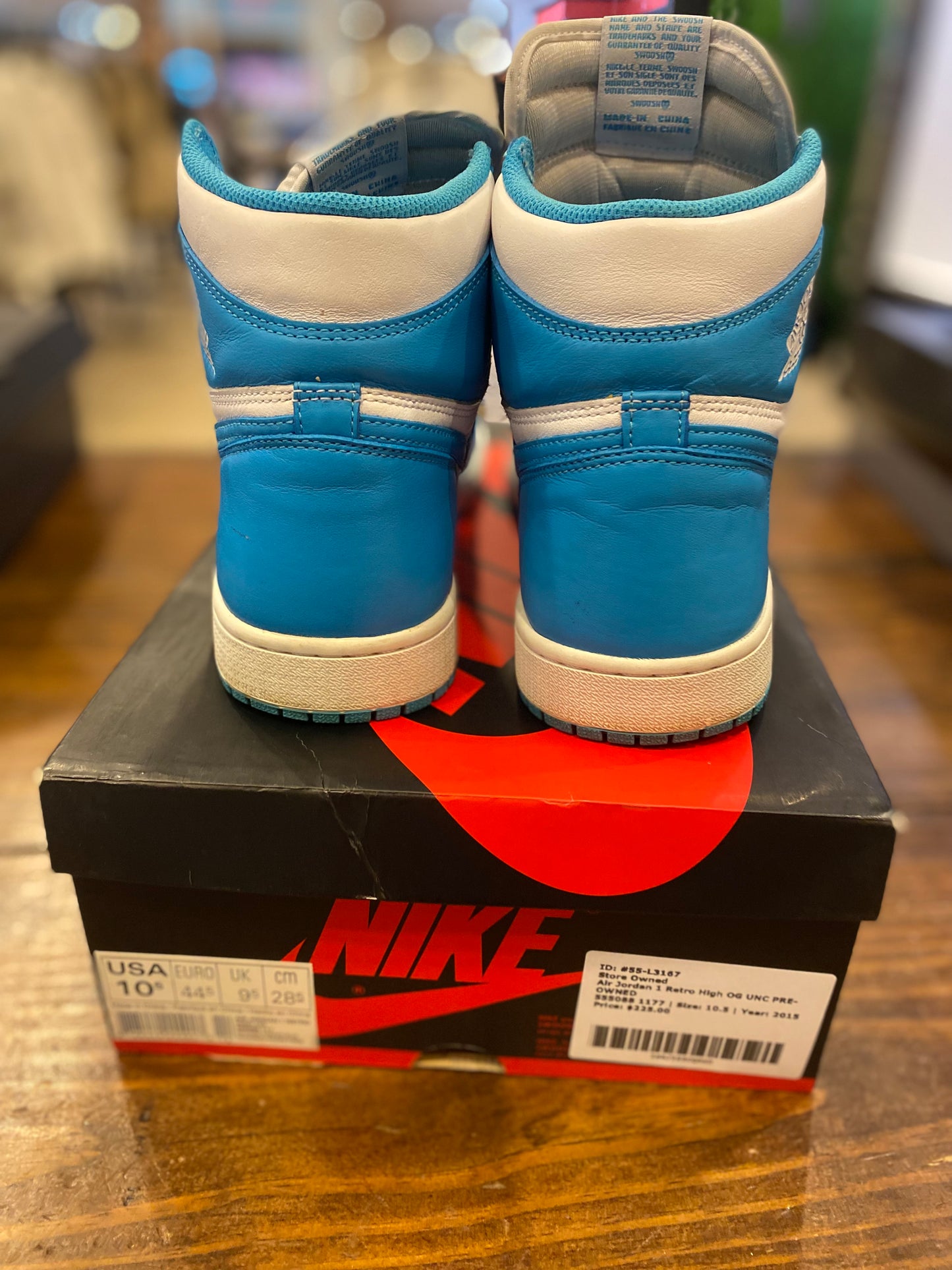 Air Jordan 1 Retro High OG UNC PRE-OWNED