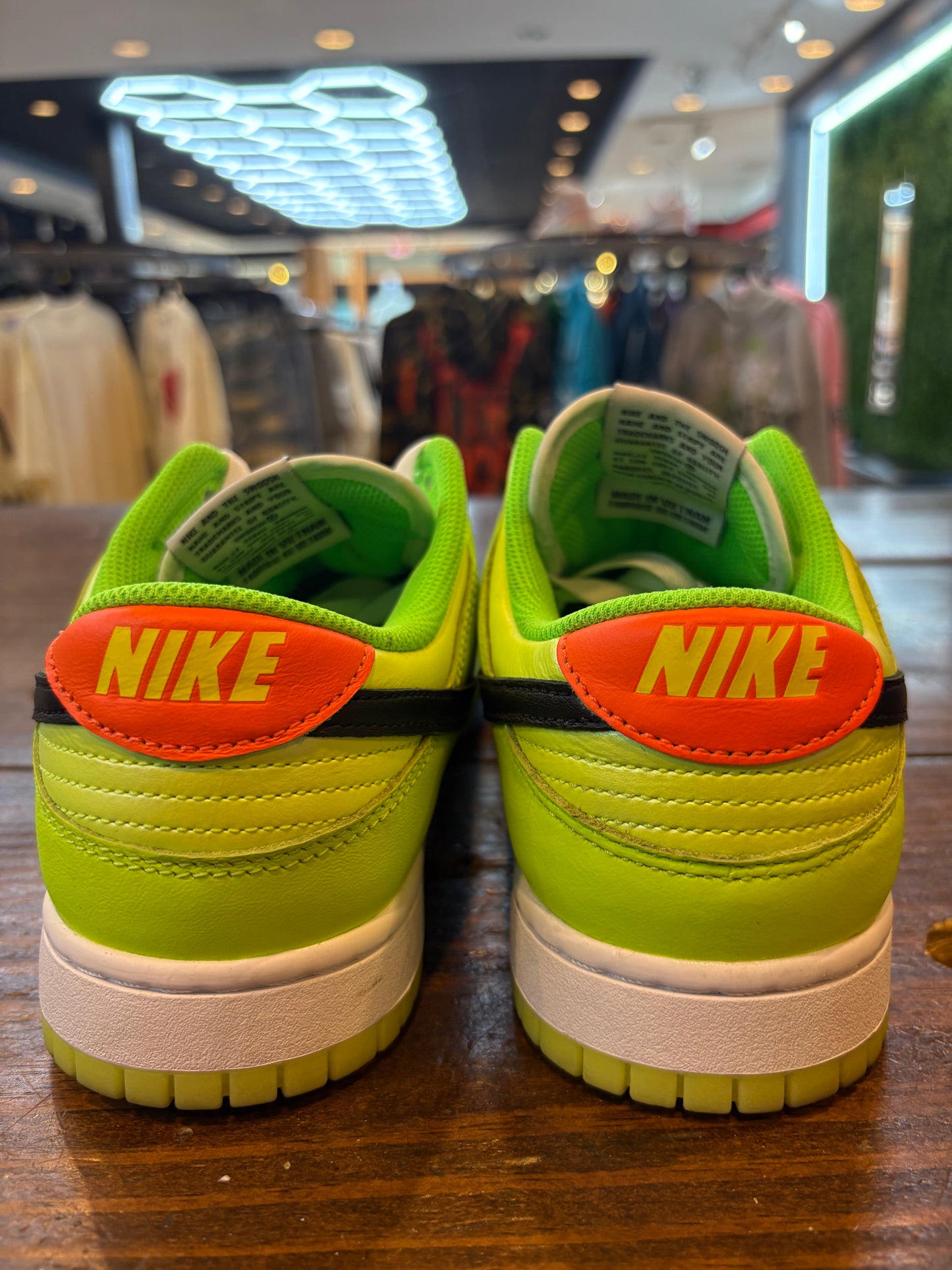 Dunk Low SE Volt