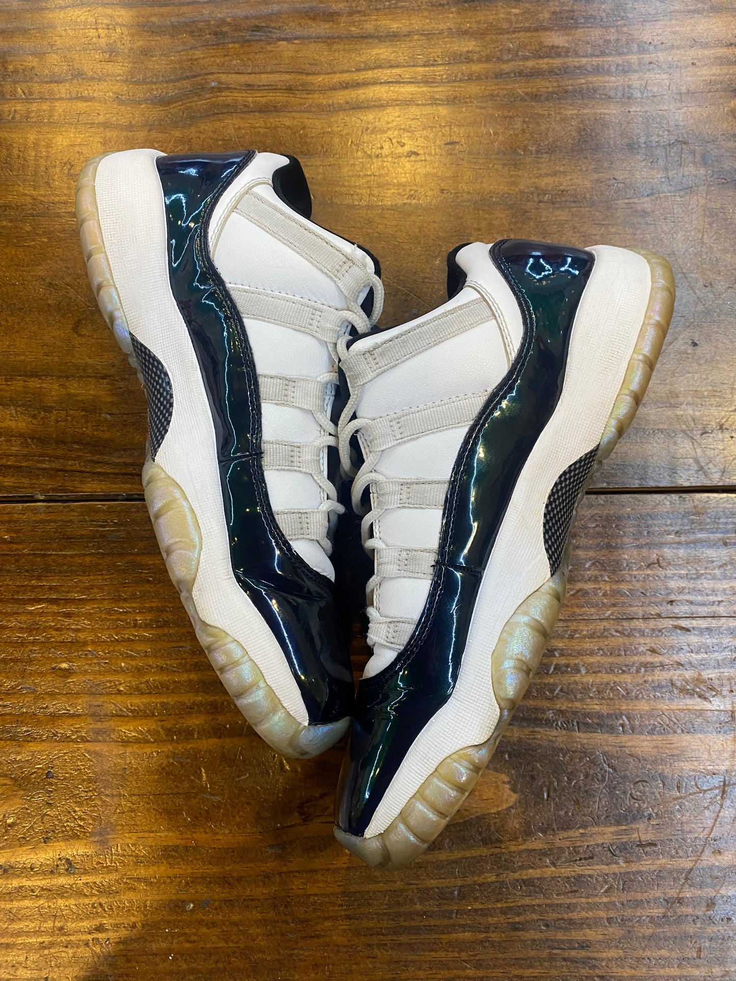 Jordan 11 Retro GS Emerald PRE OWNED