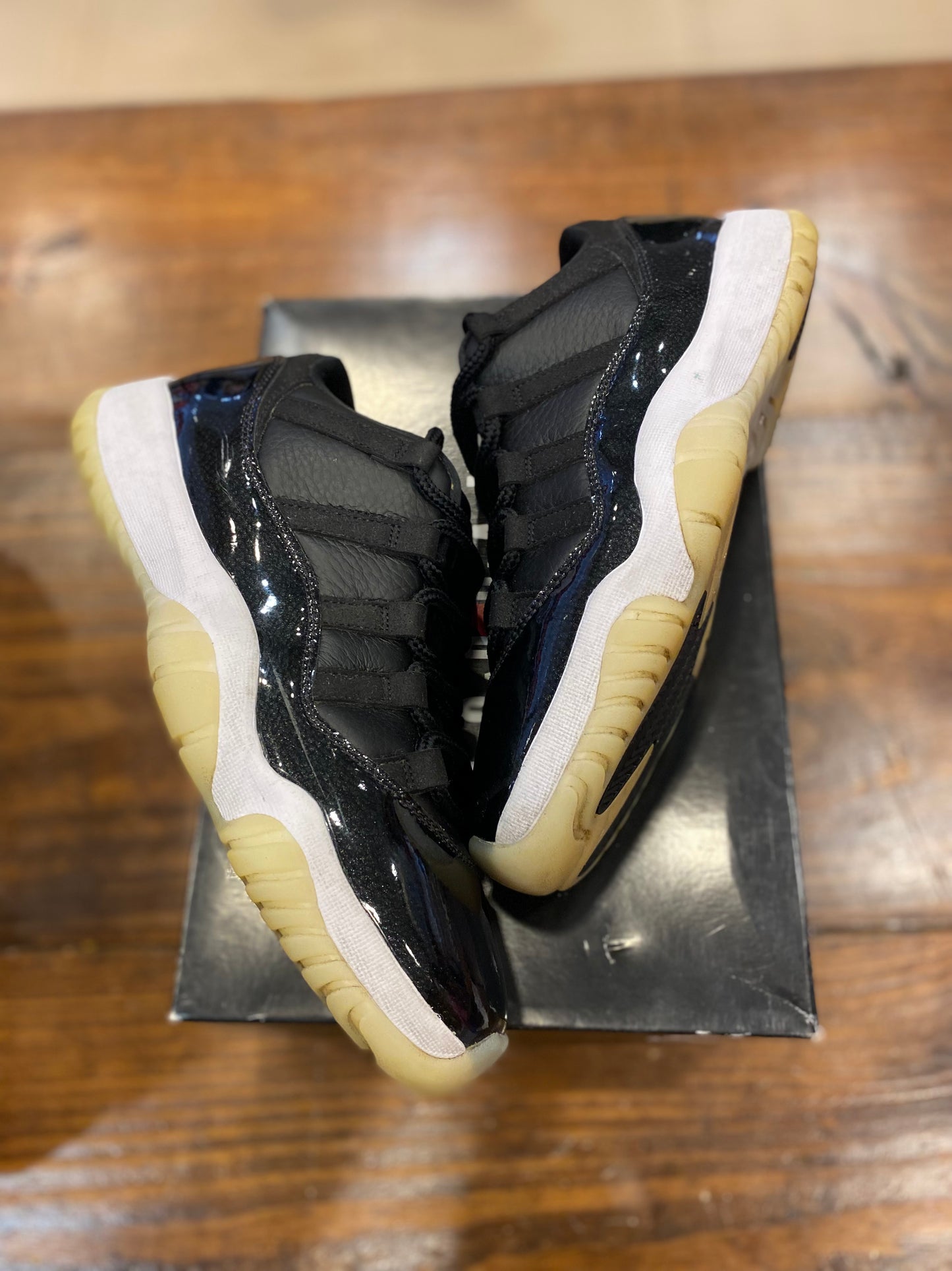 Air Jordan 11 Retro Low GS 72-10 (PRE-OWNED)