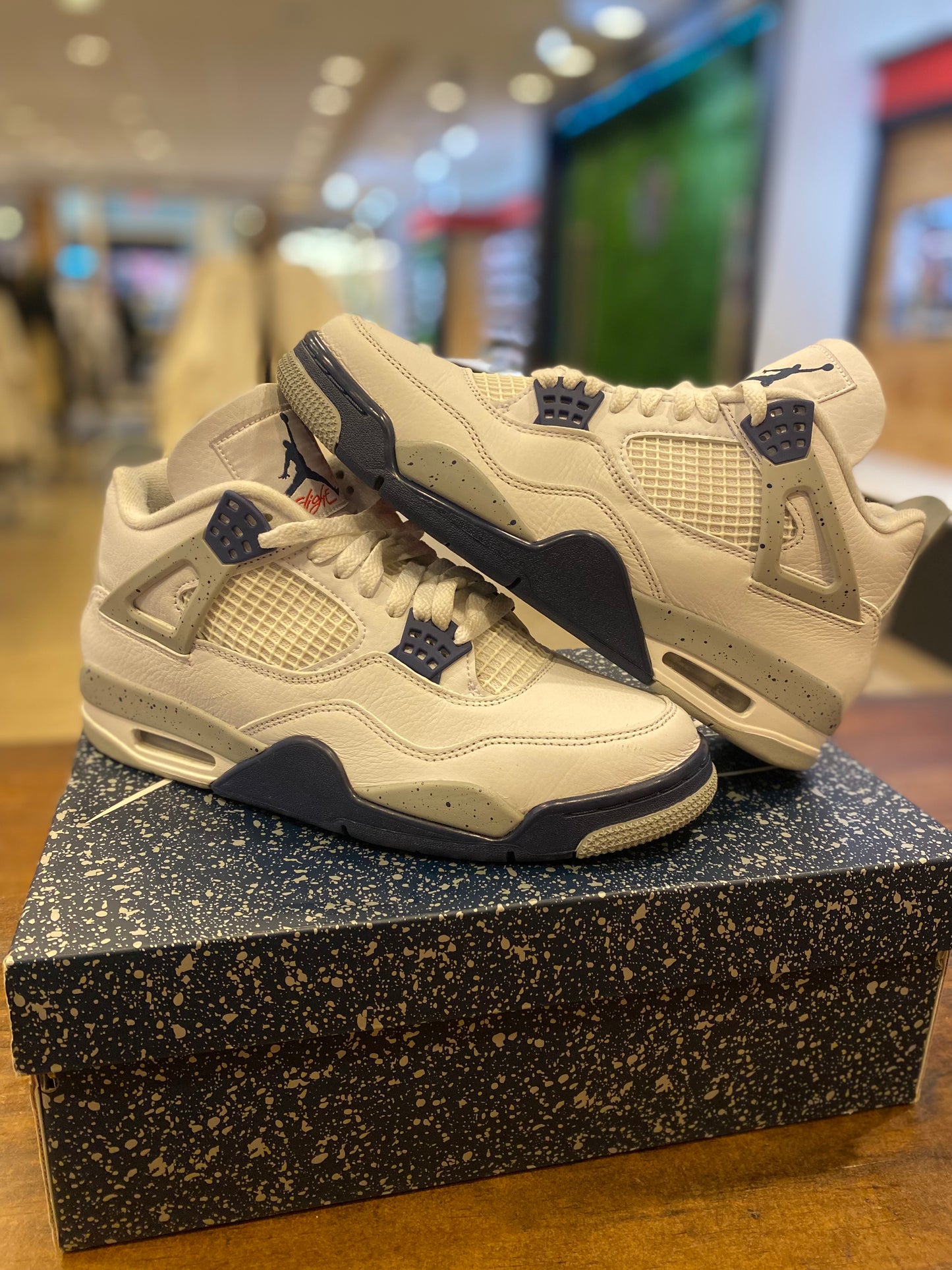 Air Jordan 4 Retro Midnight Navy PRE-OWNED