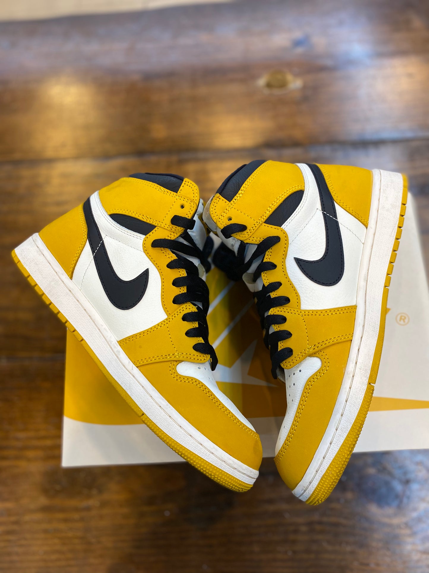 Jordan 1 Retro High OG Yellow Ochre PRE OWNED