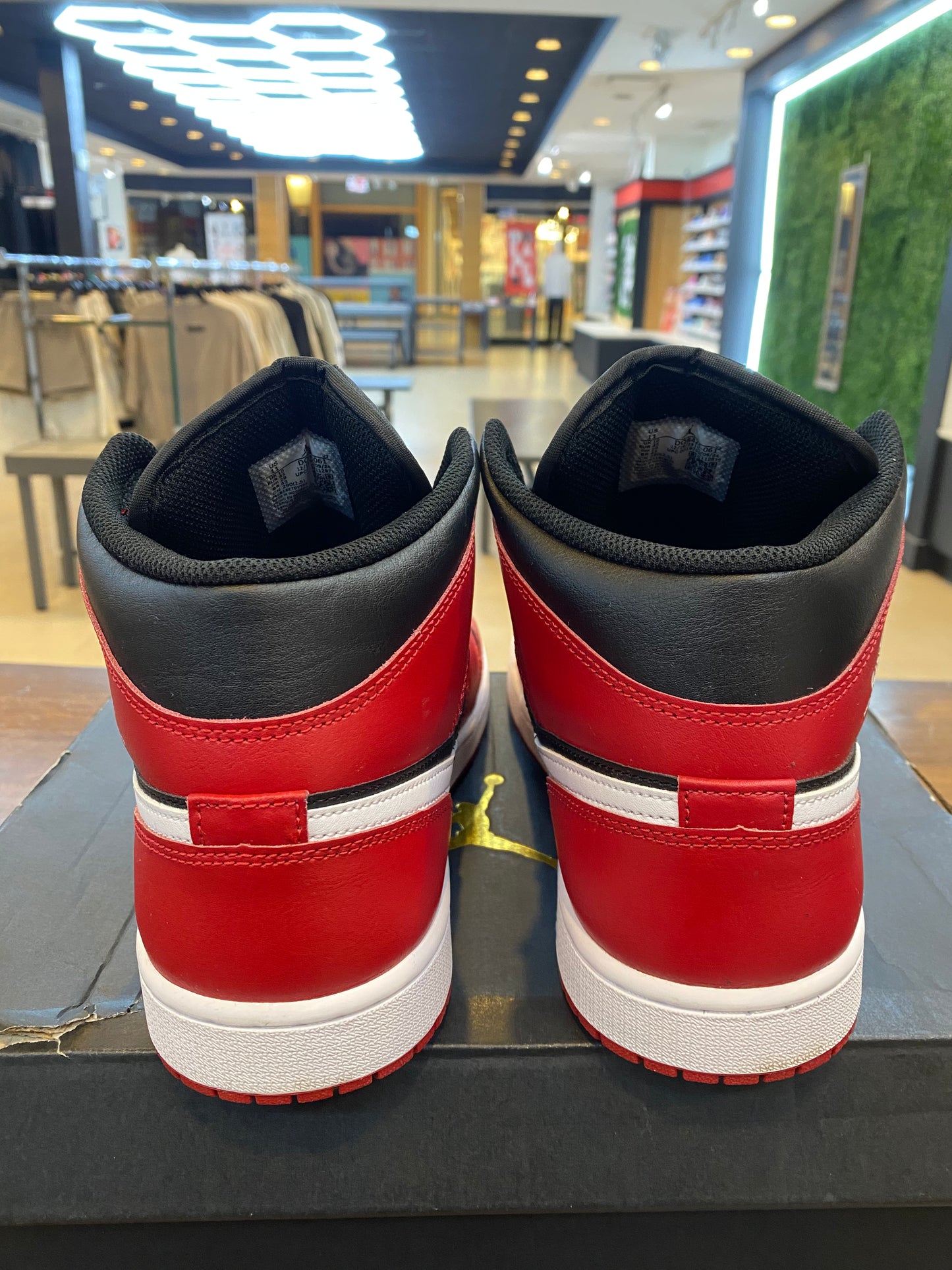 Jordan 1 Mid Gym Red Black White PRE-OWNED