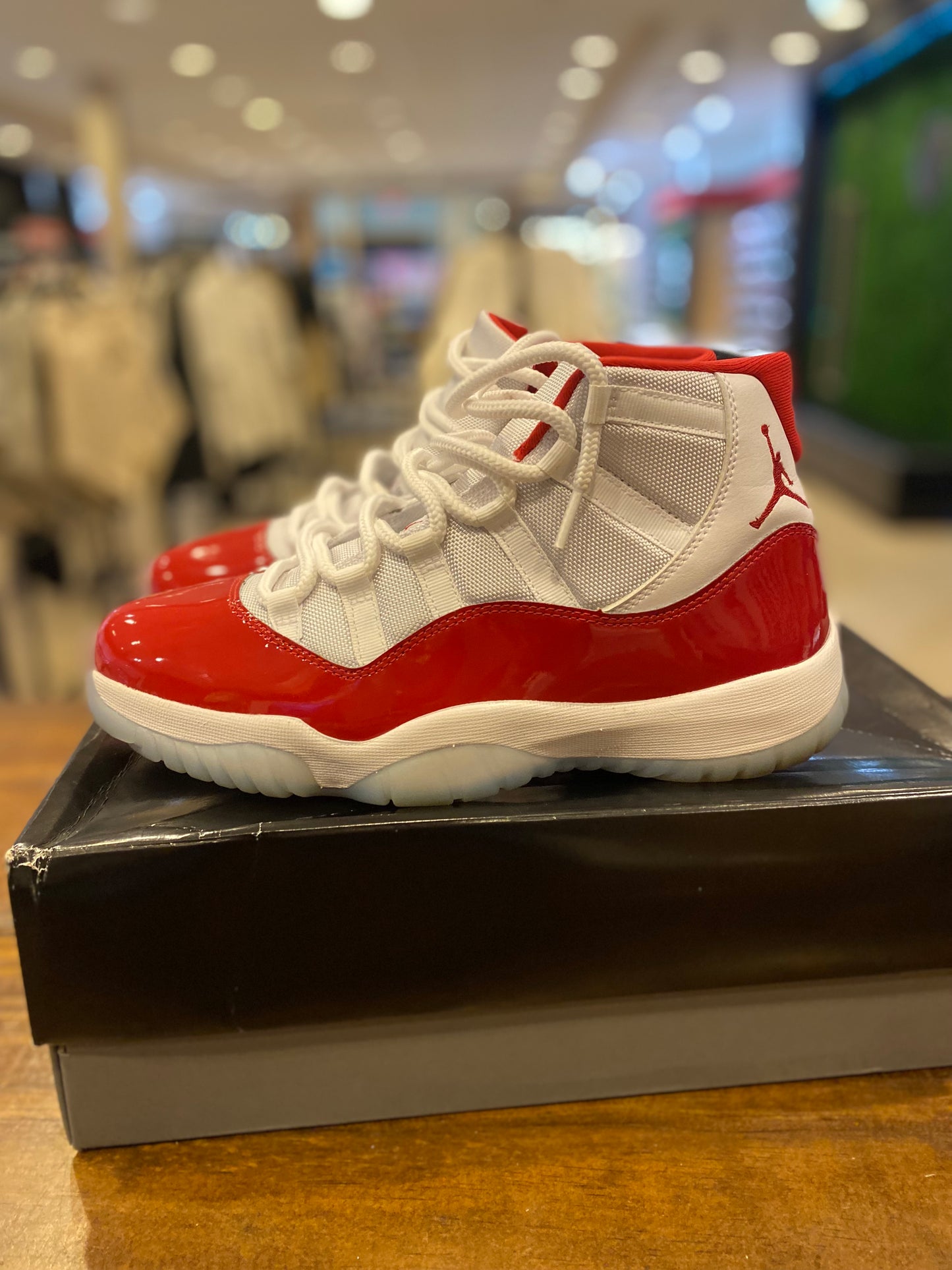 Air Jordan 11 Retro Cherry PRE-OWNED