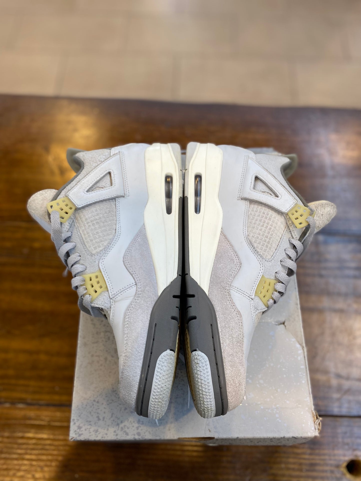 Jordan 4 Retro SE Craft Photon Dust PRE-OWNED