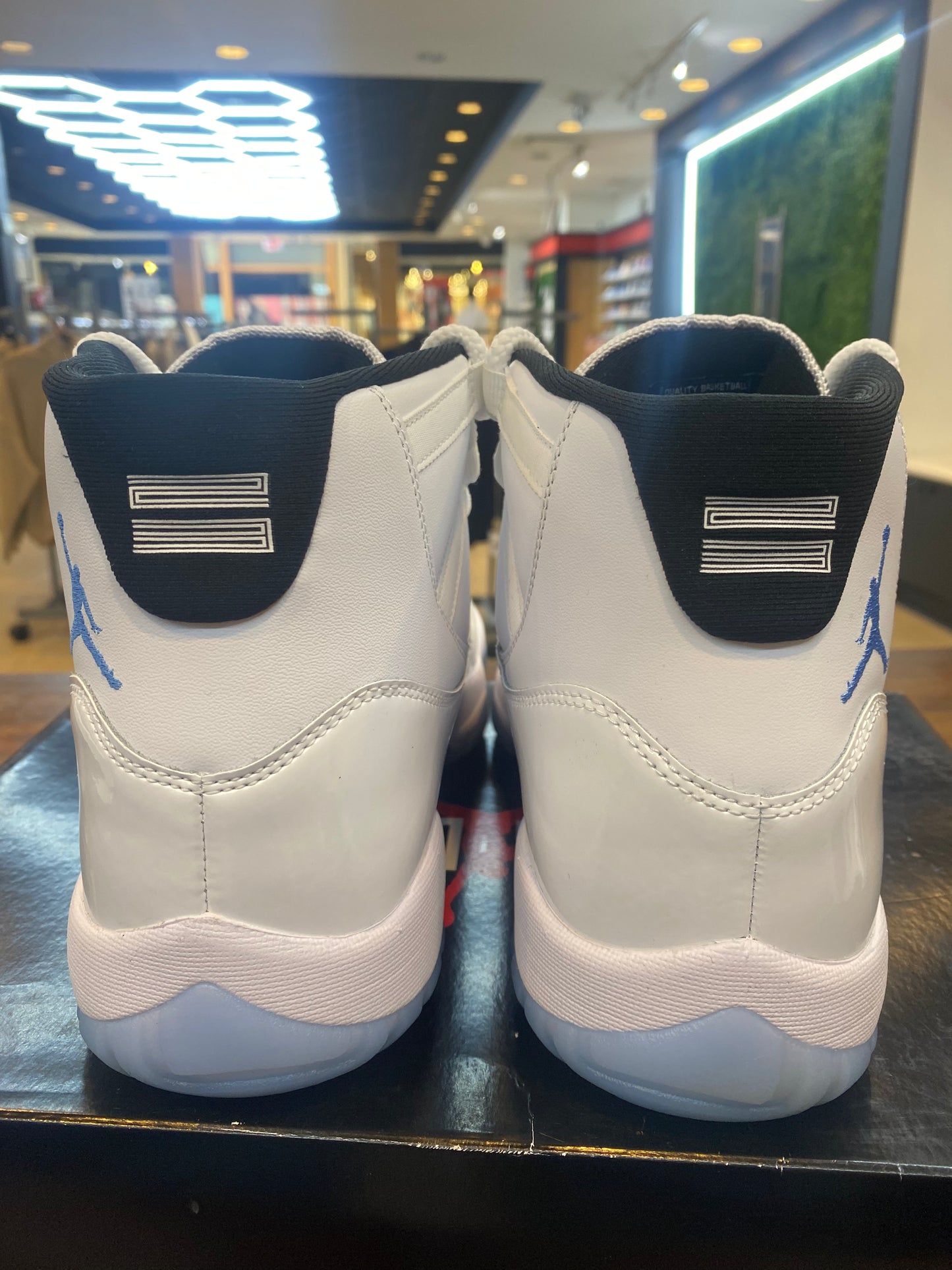 Jordan 11 Retro Columbia Legend Blue 2024 PRE OWNED