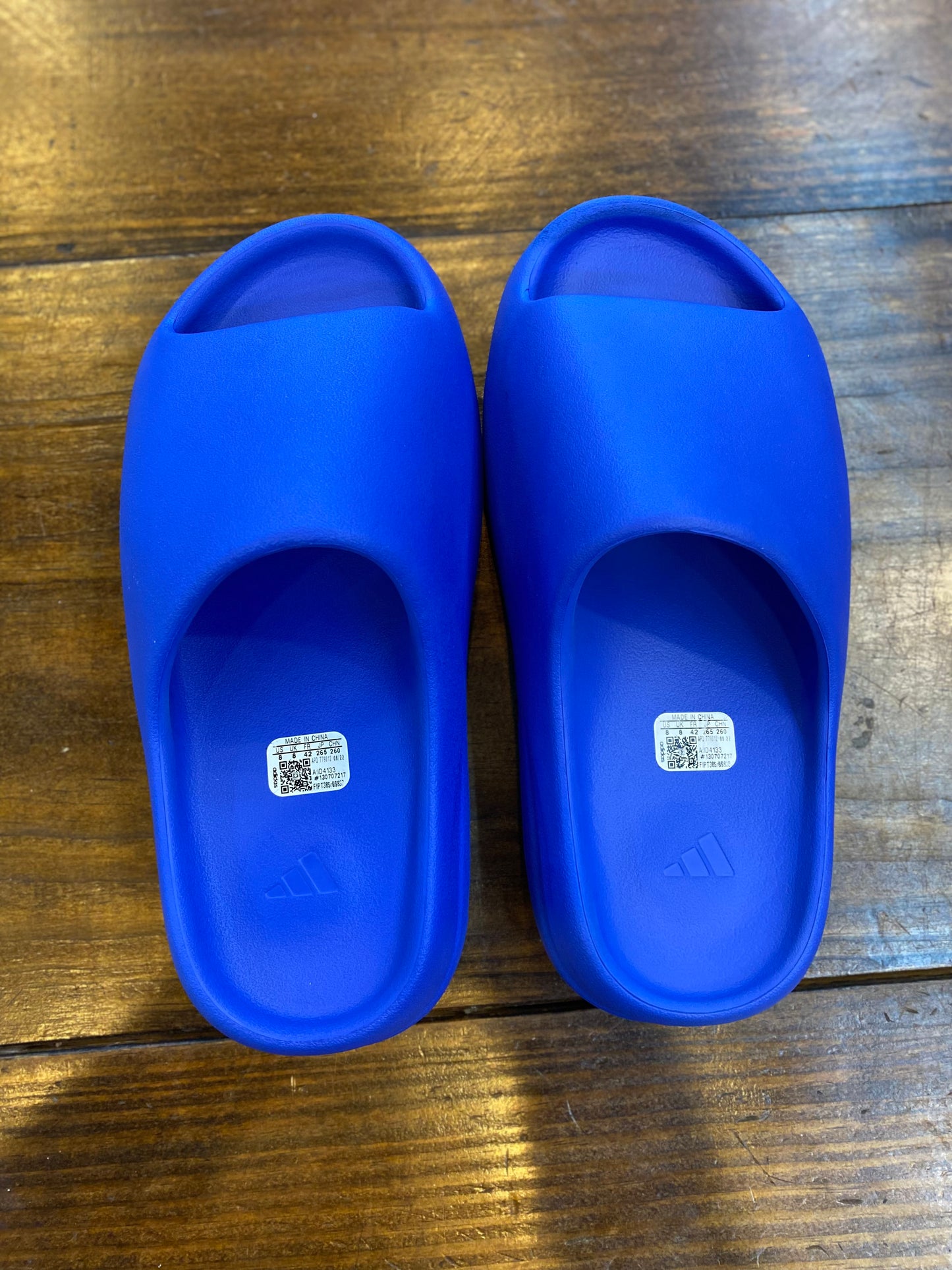 Yeezy Slide Azure PRE-OWNED