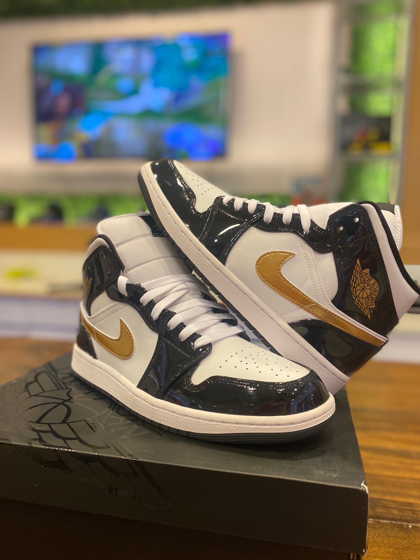 Air Jordan 1 Mid Patent SE Black Gold PRE-OWNED