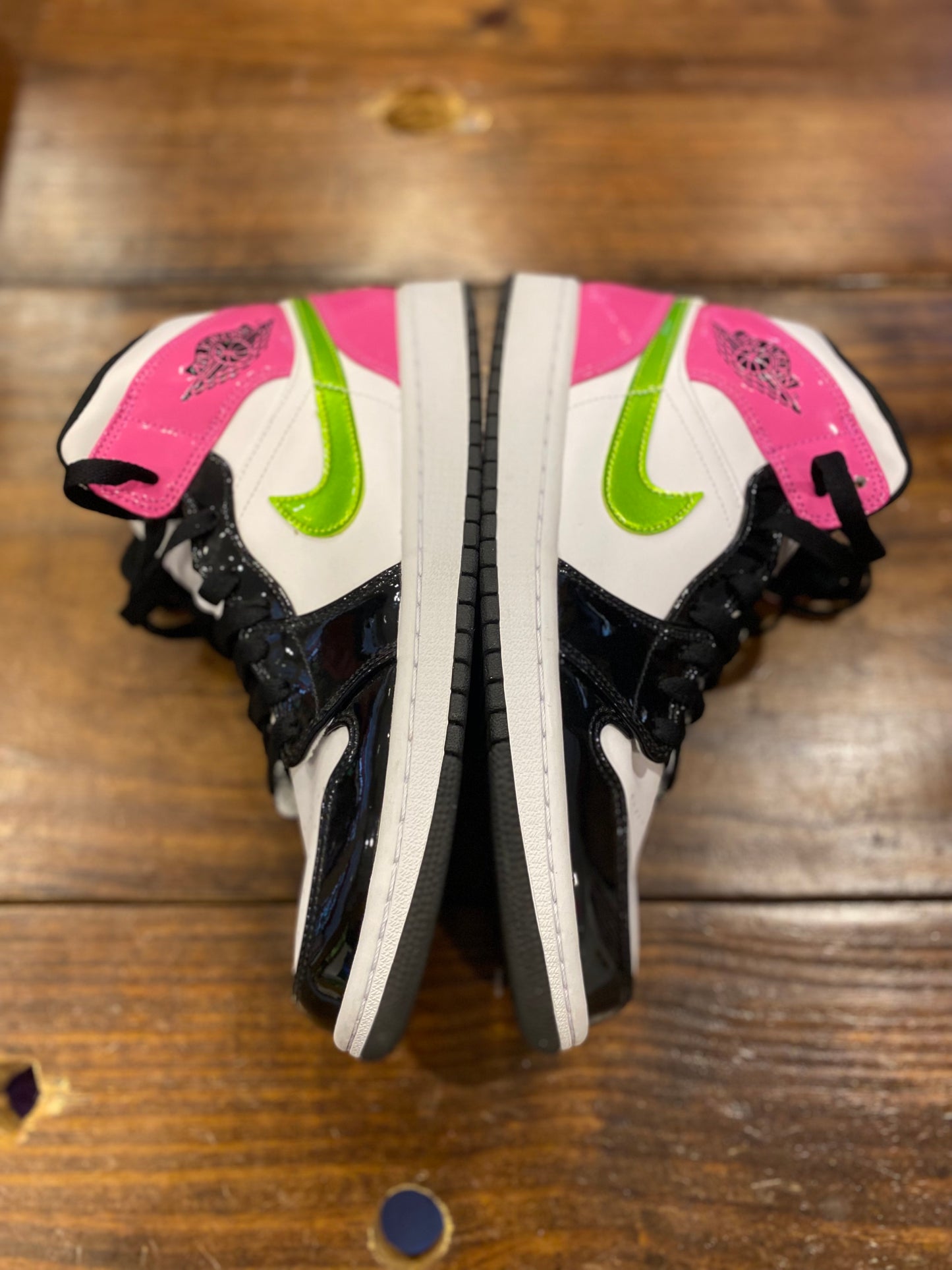 Air Jordan 1 Mid SE Cyber Active Fuchsia PRE-OWNED