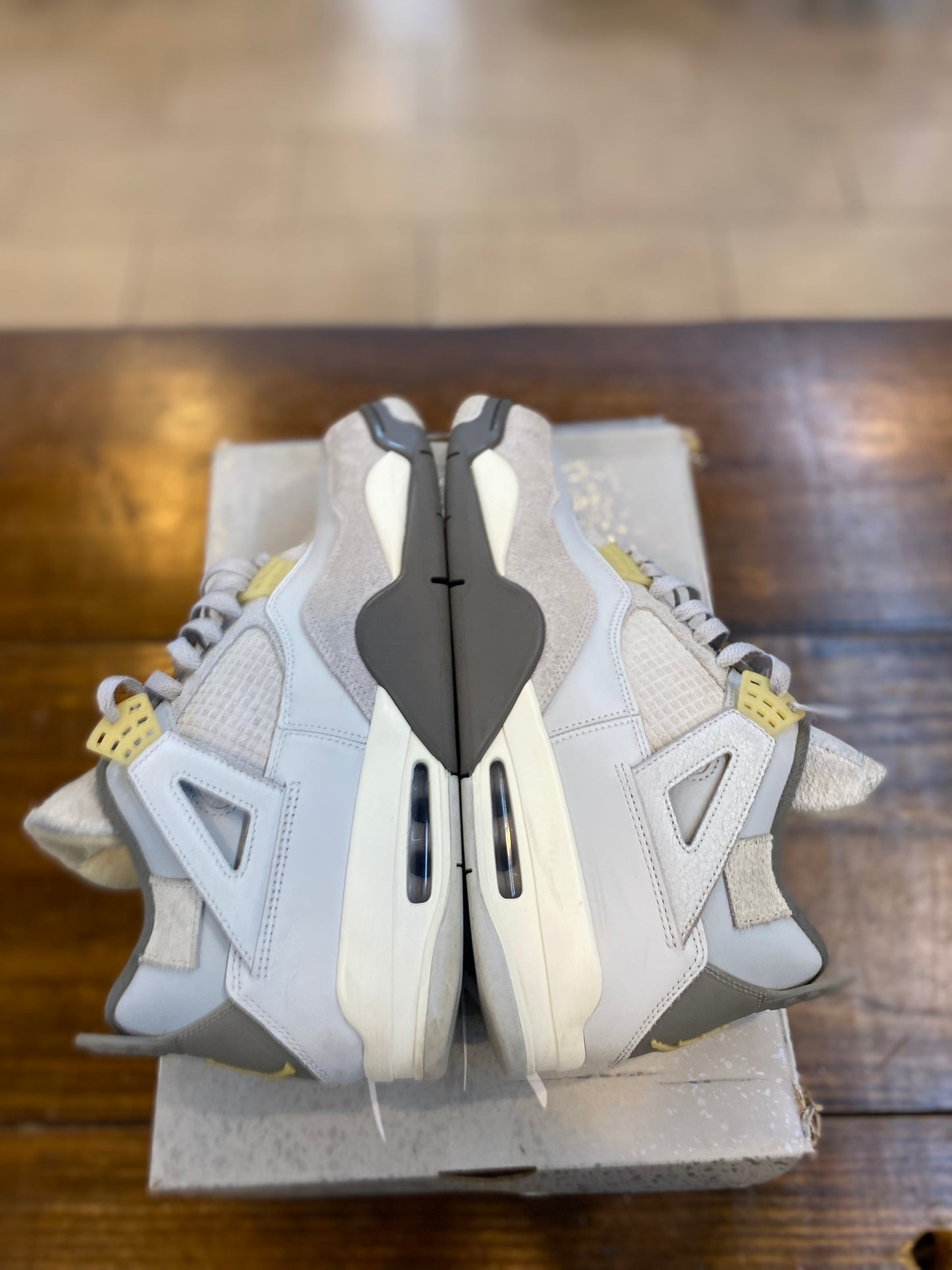 Jordan 4 Retro SE Craft Photon Dust PRE-OWNED