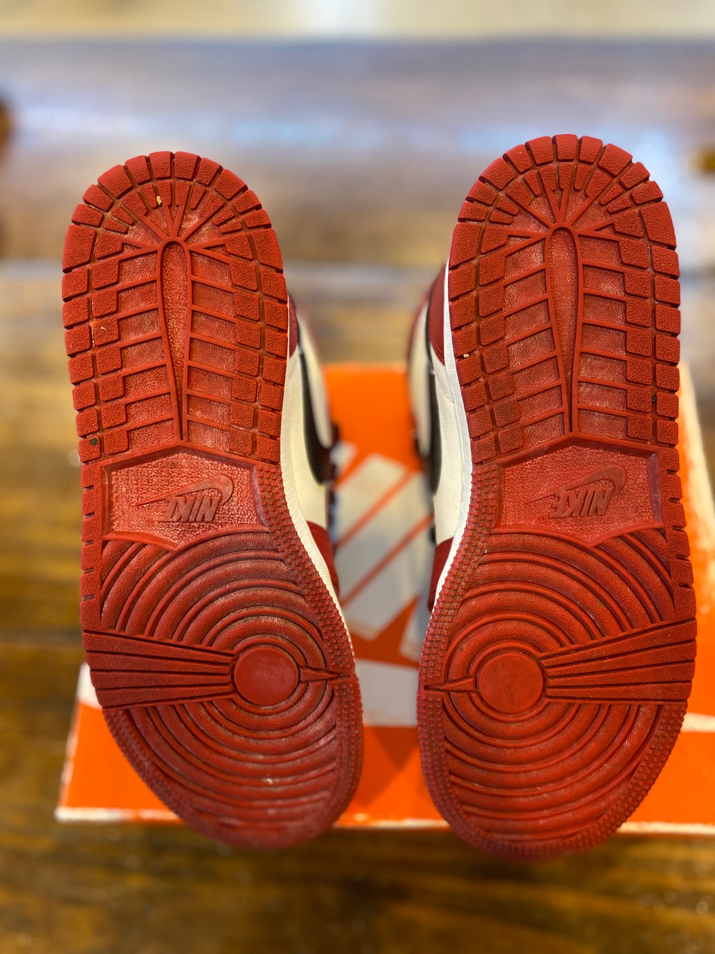 Jordan 1 Retro High OG GS Chicago Lost Found PRE OWNED