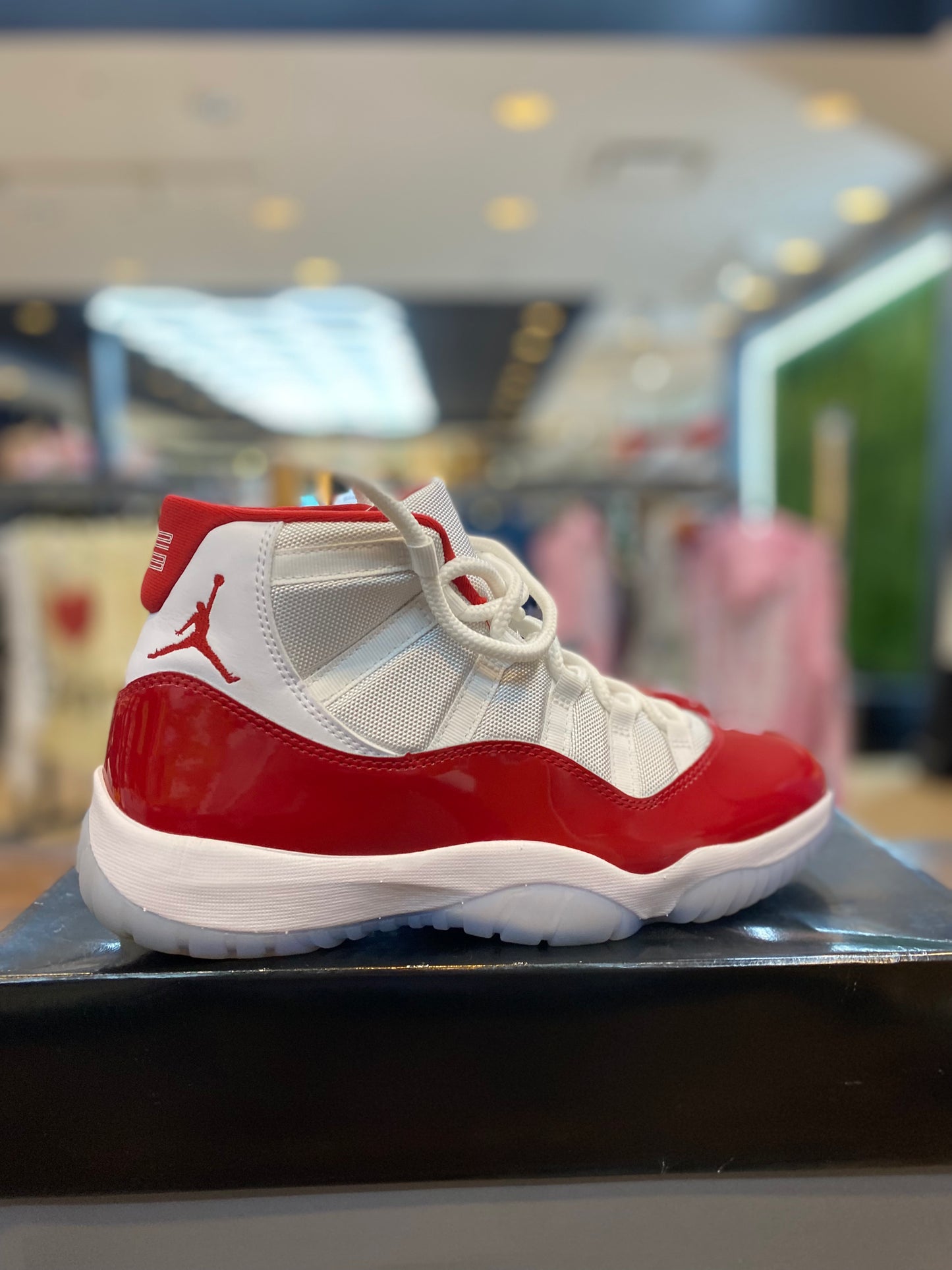 Jordan 11 Retro Cherry PRE OWNED