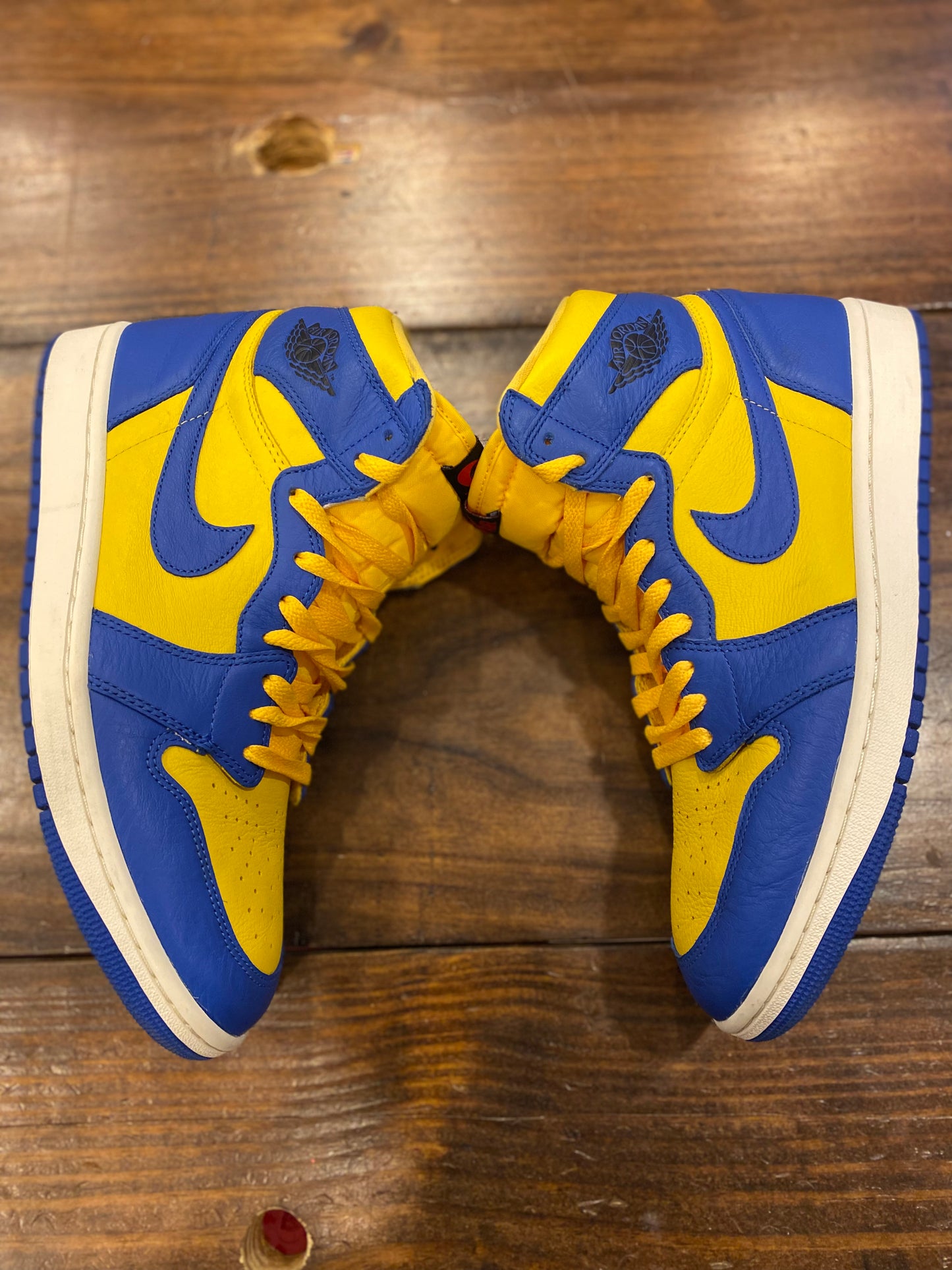 WMNS AIR JORDAN 1 RETRO HIGH OG REVERSE LANEY PRE-OWNED