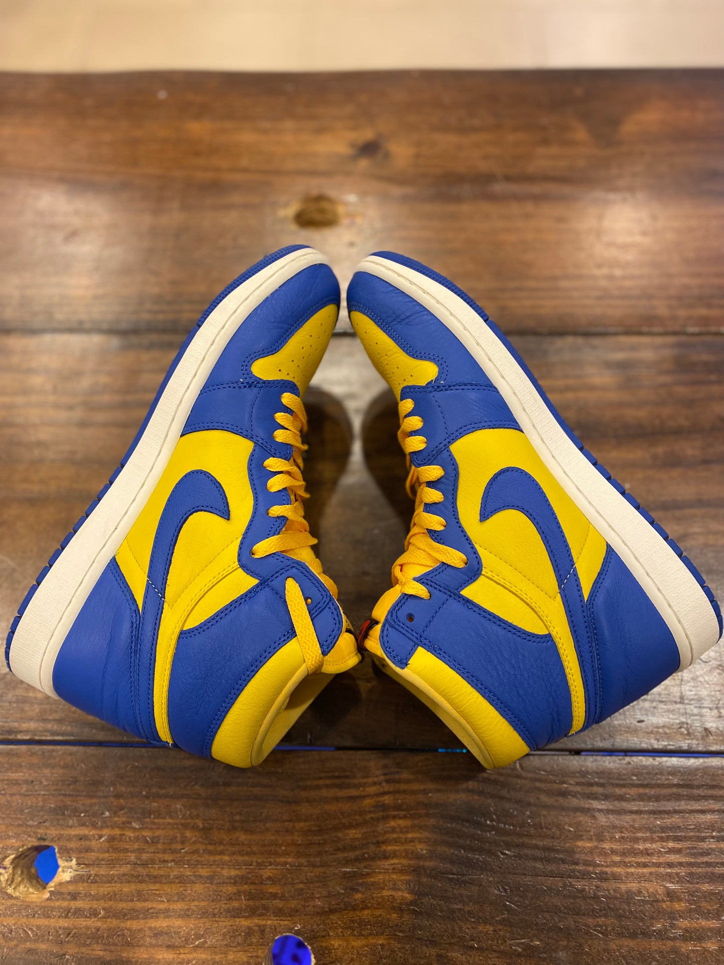 WMNS AIR JORDAN 1 RETRO HIGH OG REVERSE LANEY PRE-OWNED