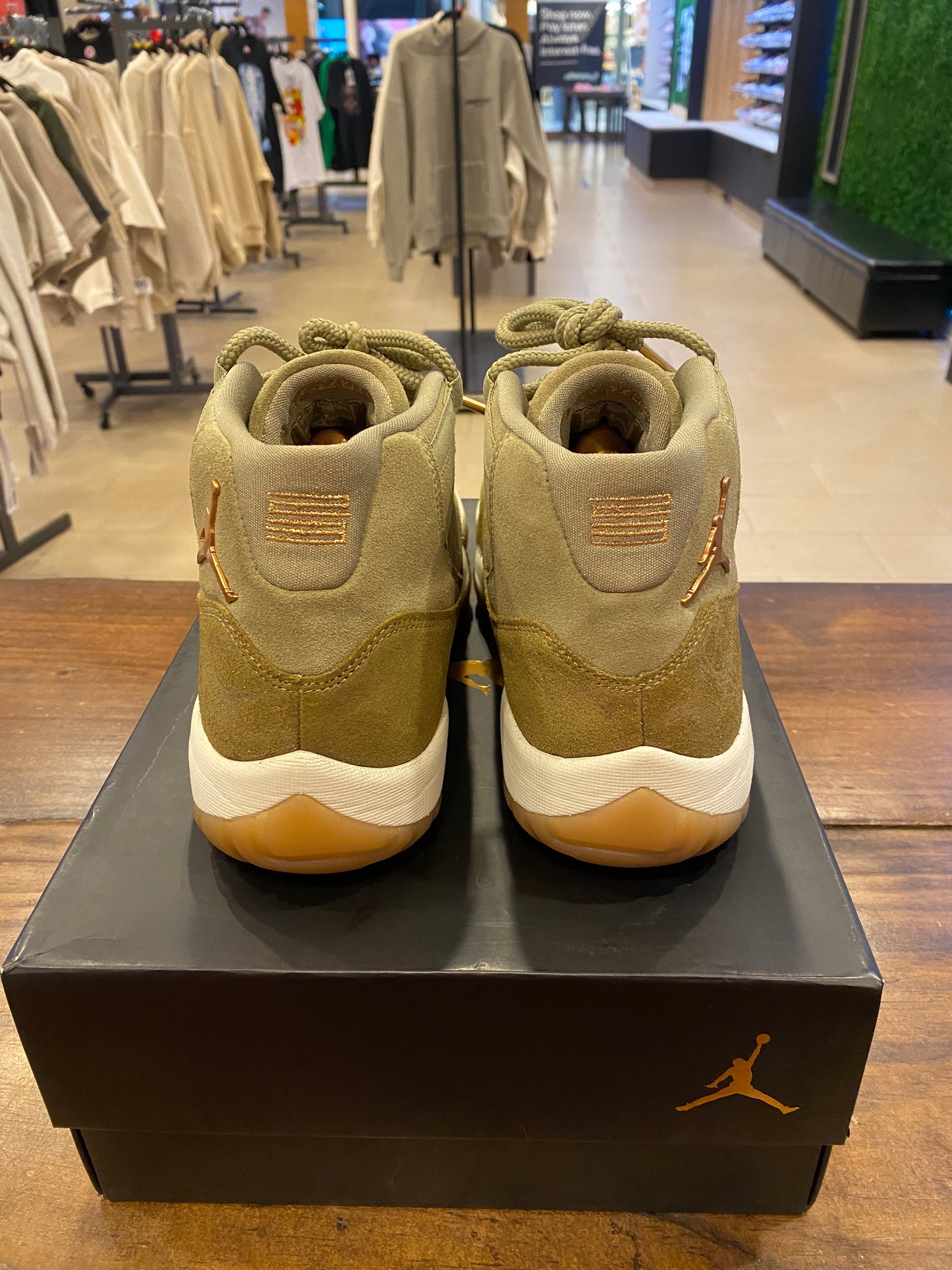 Wmns Air Jordan 11 Retro Olive Lux PRE-OWNED