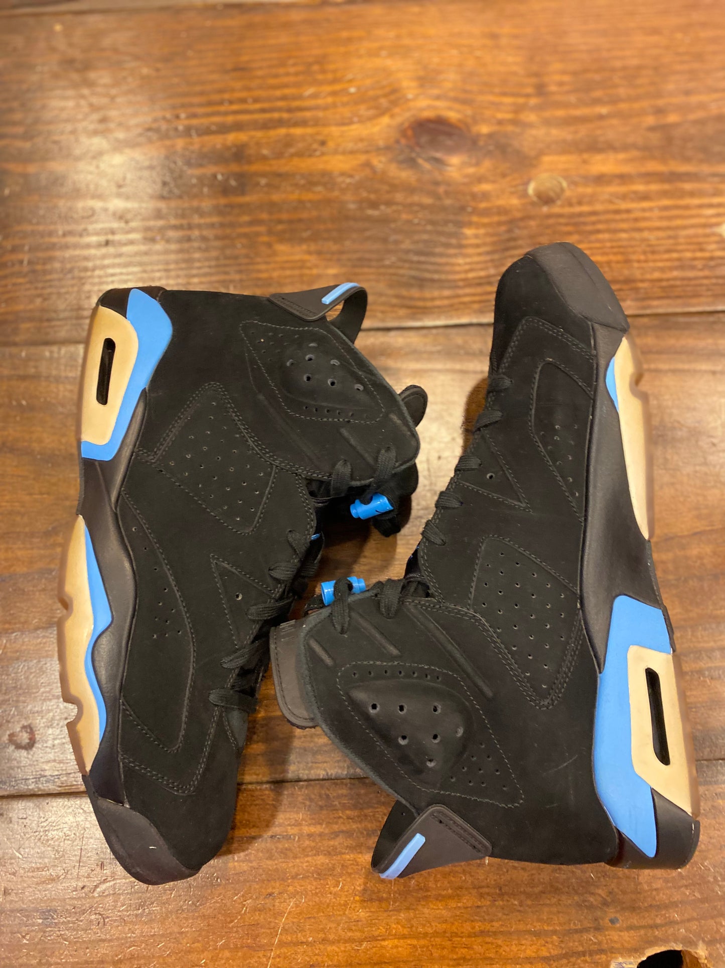 Air Jordan 6 Retro UNC PRE-OWNED