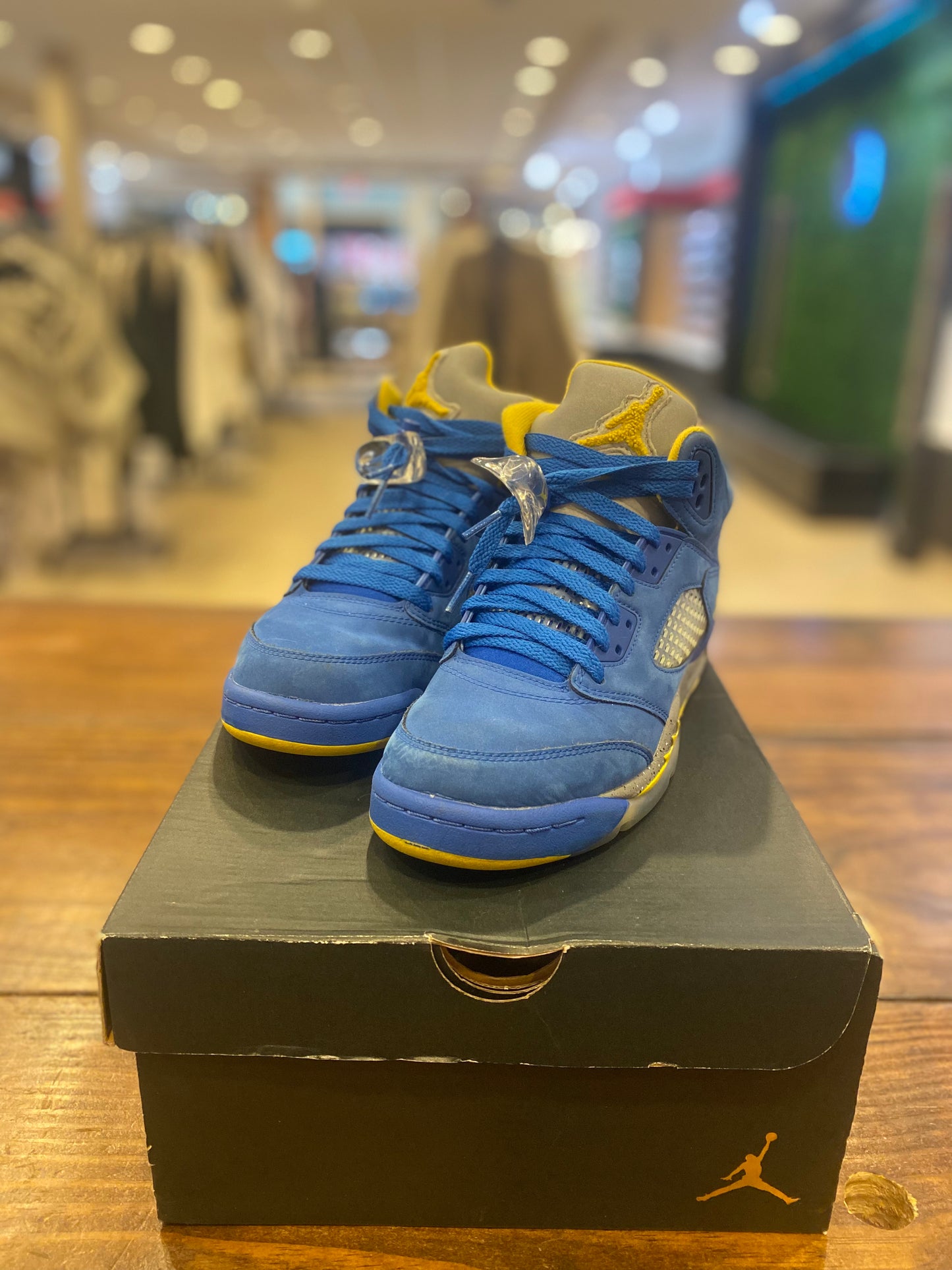 Air Jordan 5 Retro GS Laney PRE-OWNED