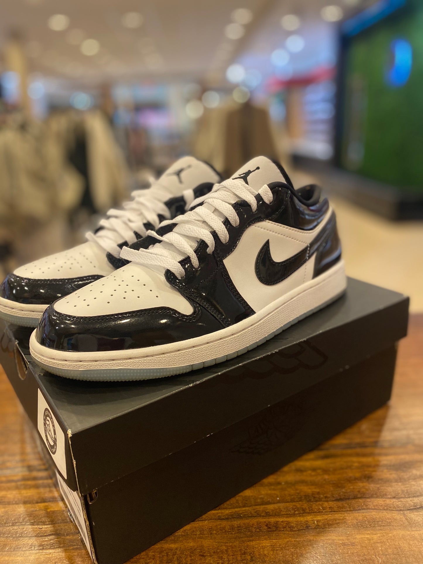 Air Jordan 1 Low SE Concord PRE-OWNED