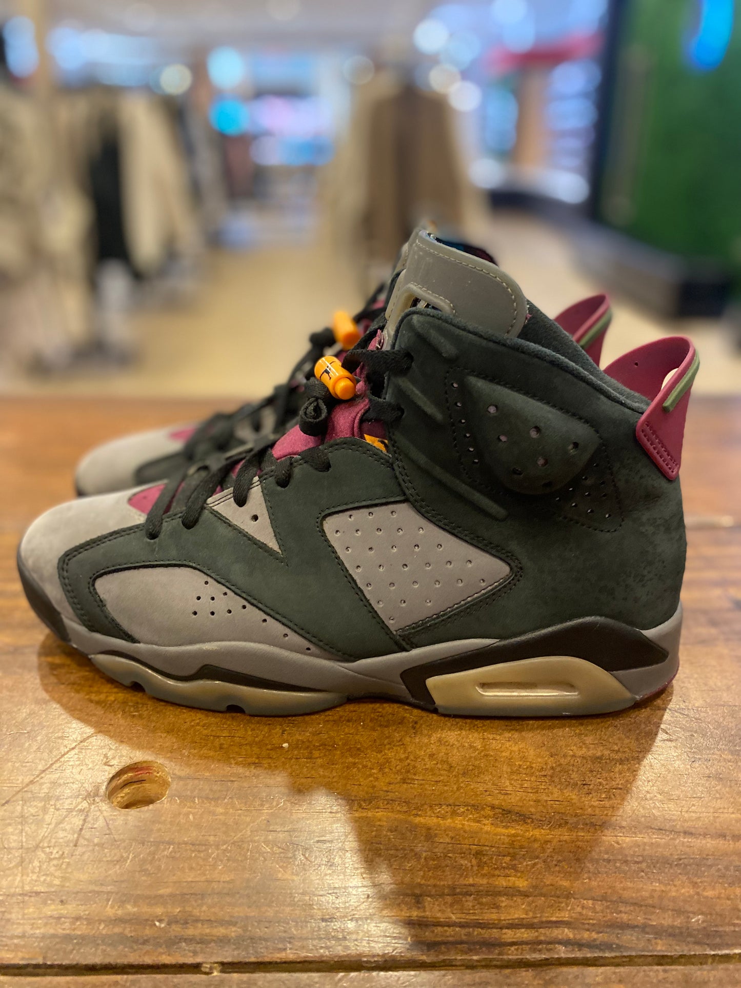 Air Jordan 6 Retro Bordeaux PRE-OWNED