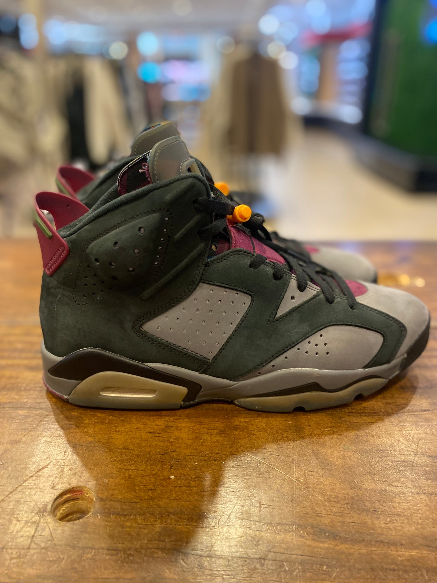 Air Jordan 6 Retro Bordeaux PRE-OWNED