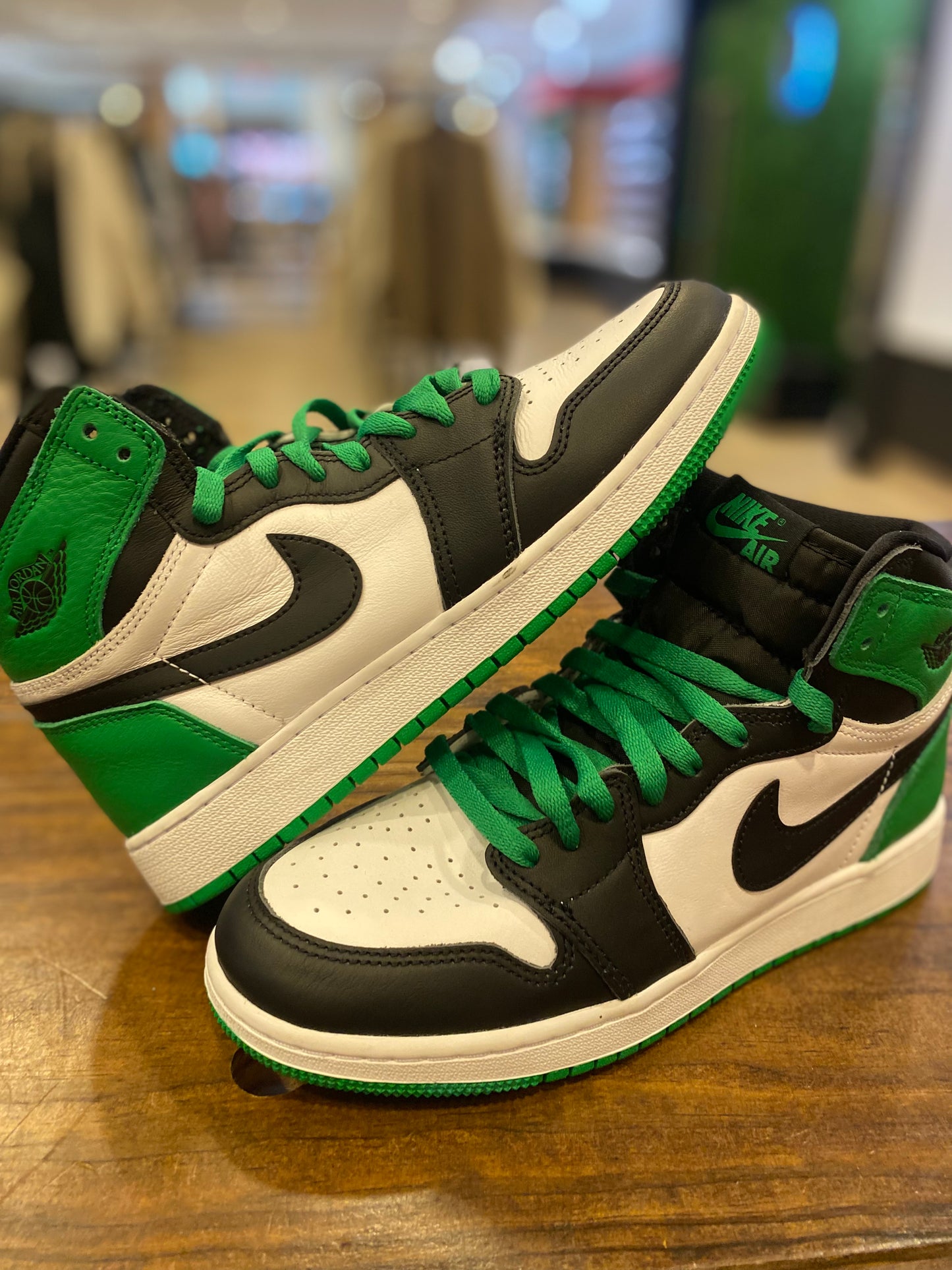 Air Jordan 1 Retro High OG GS Lucky Green PRE-OWNED