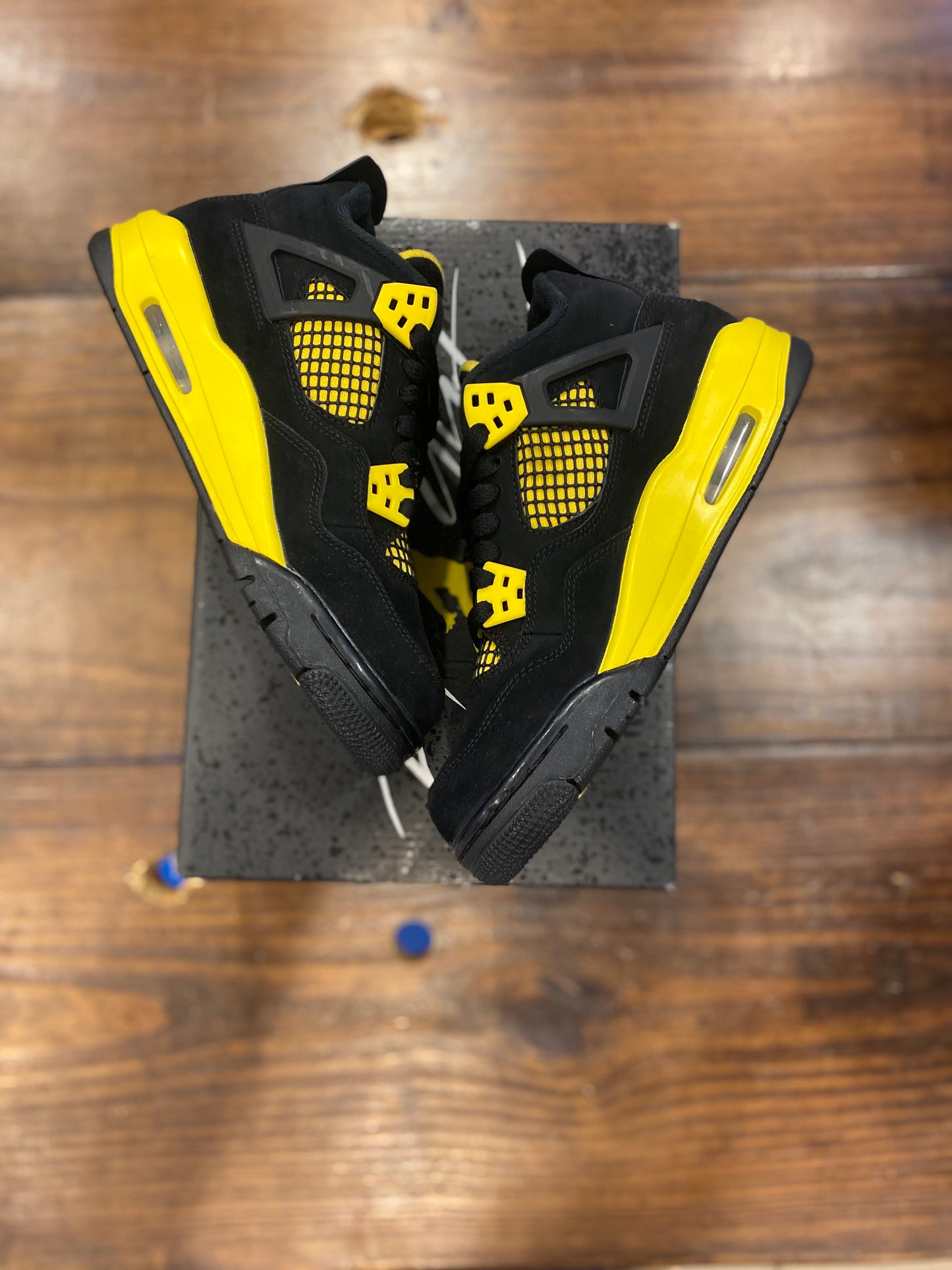 Air Jordan 4 Retro GS Thunder PRE-OWNED