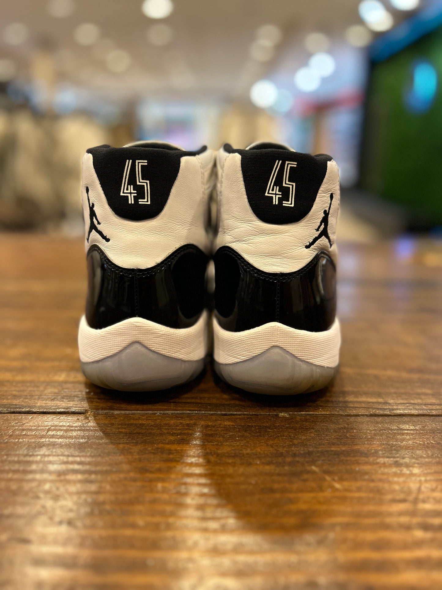 Air Jordan 11 Retro Concord 2018 PRE-OWNED