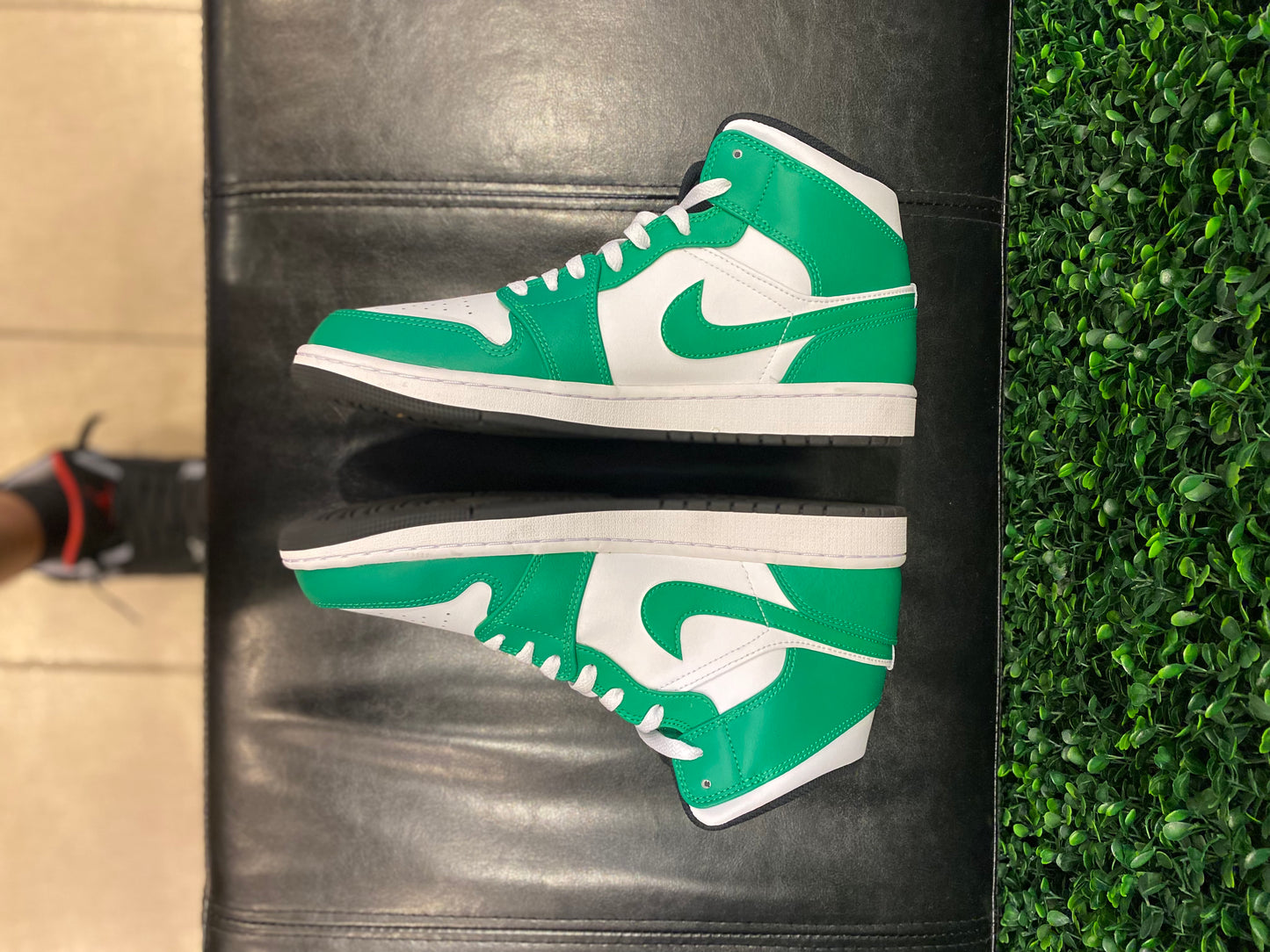 Air Jordan 1 Mid Lucky Green PRE-OWNED