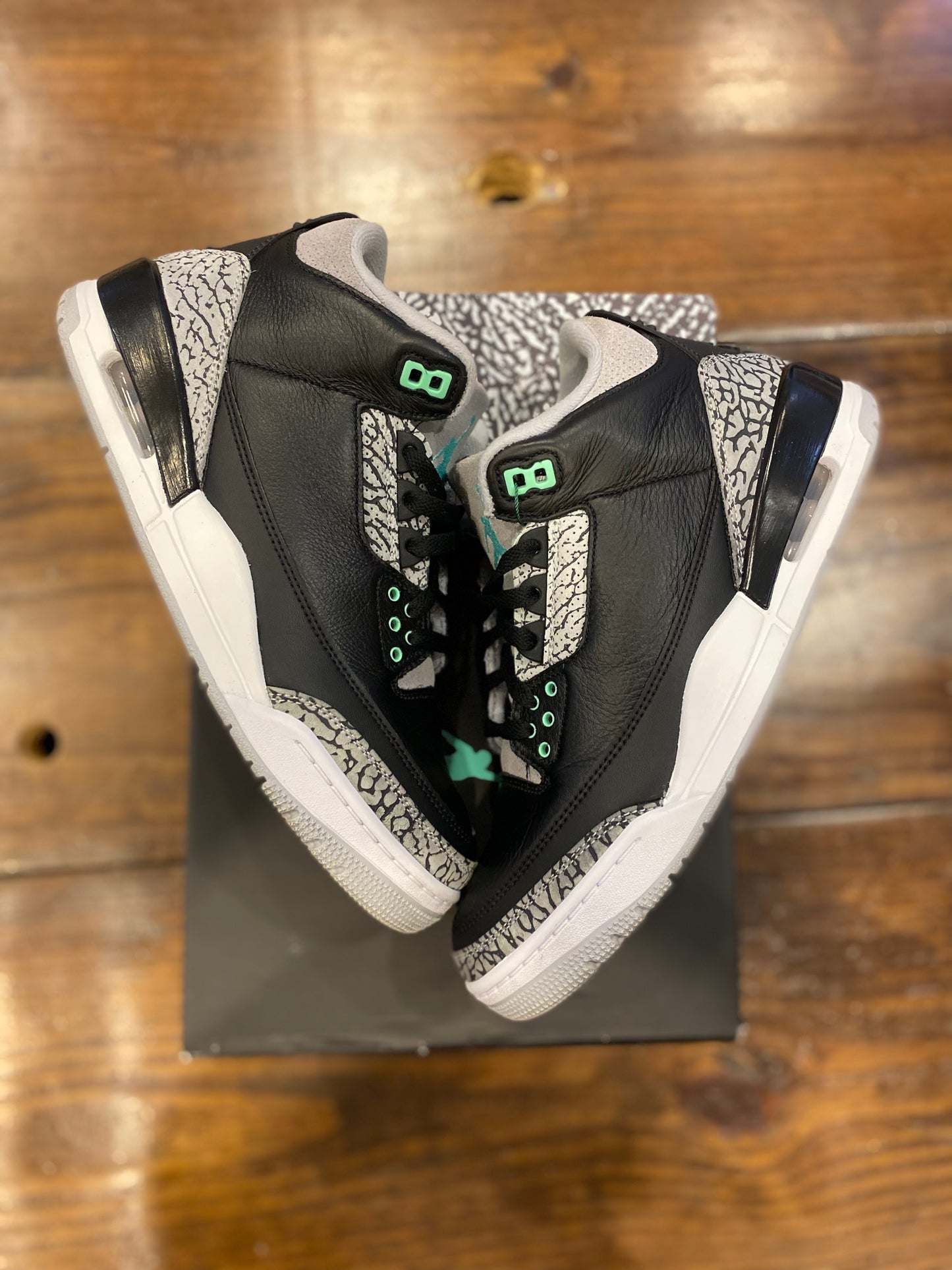 Air Jordan 3 Retro Green Glow