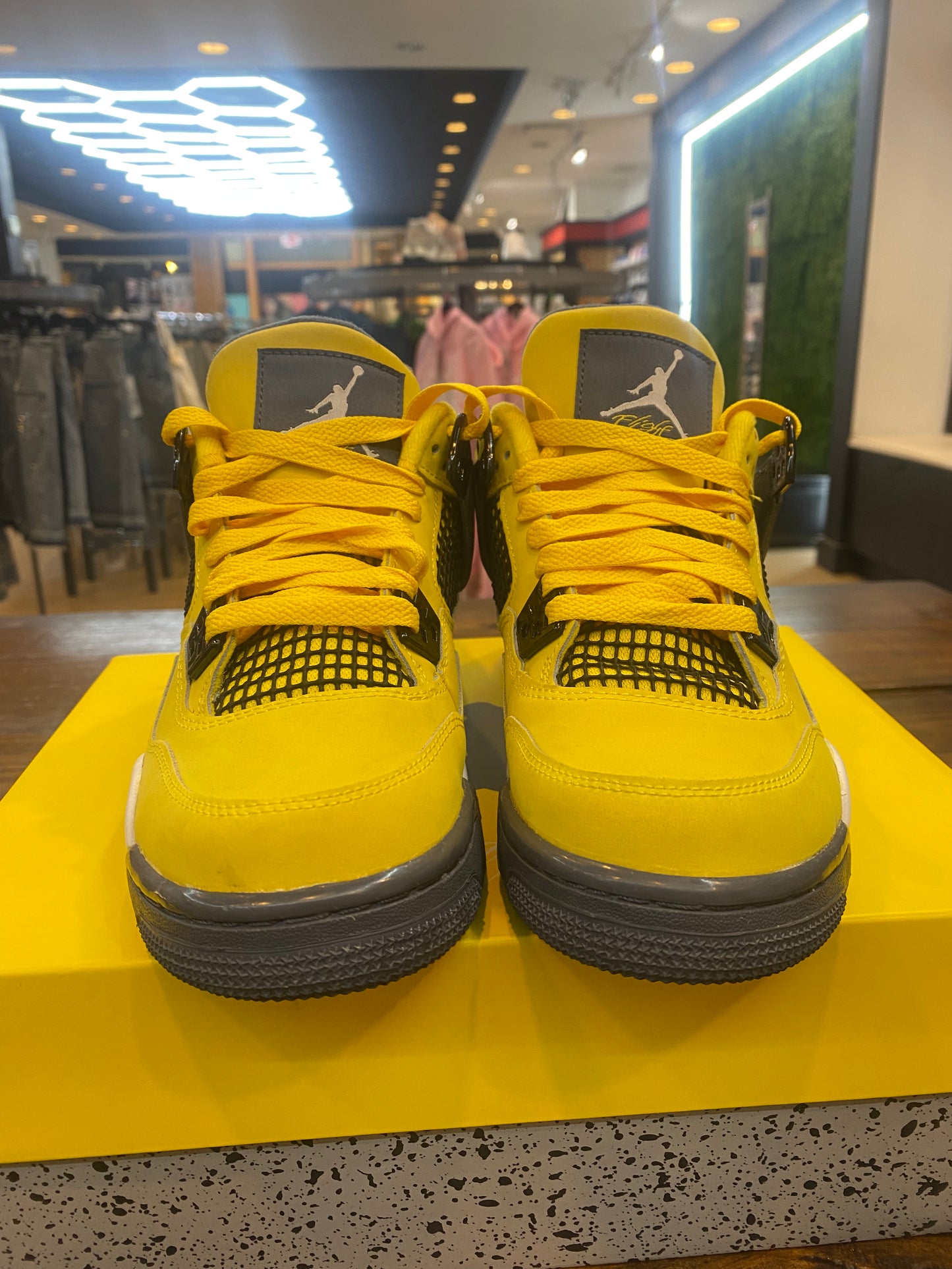 Jordan 4 Retro GS Lightning 2021 PRE OWNED