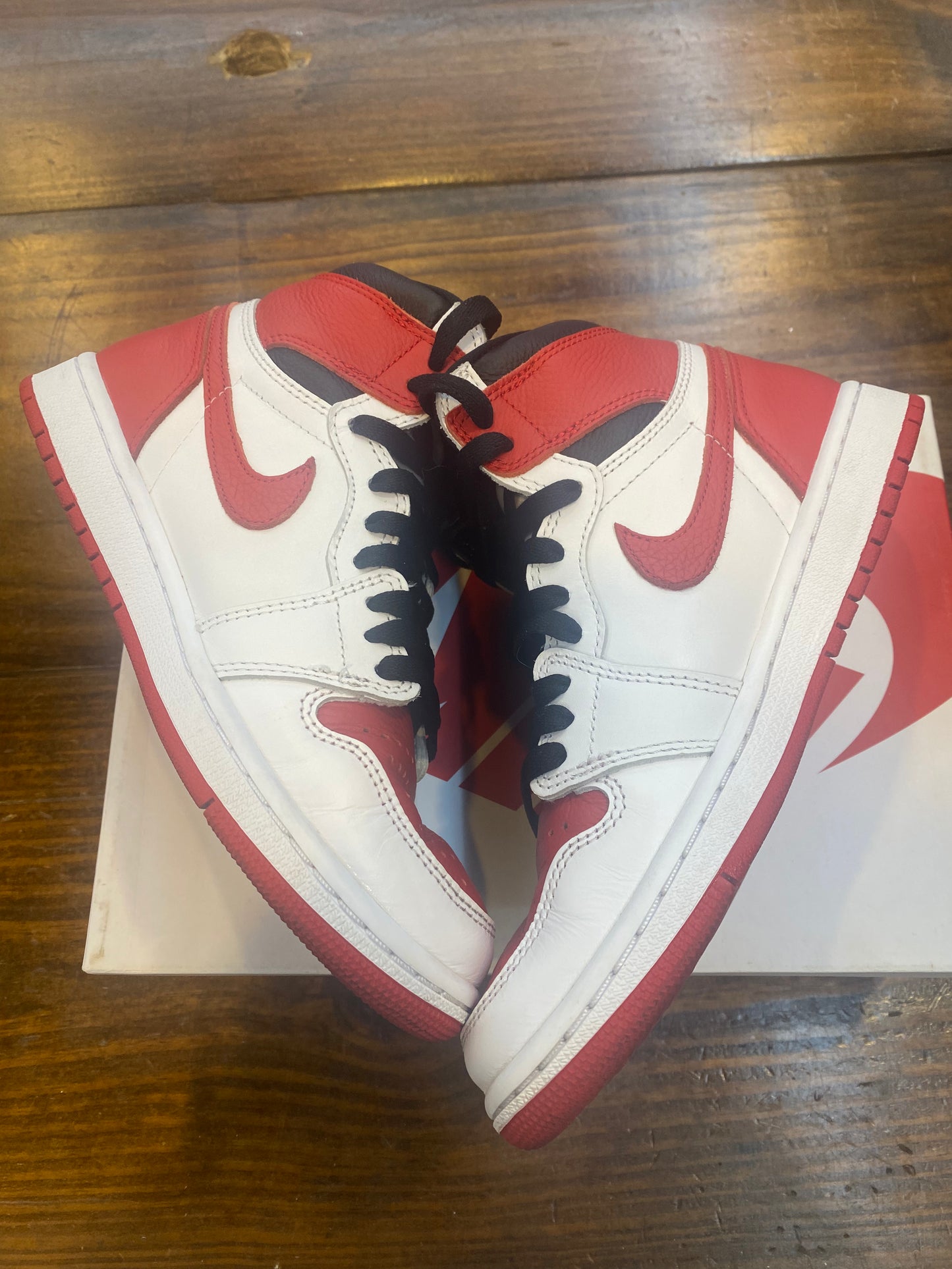Jordan 1 Retro High OG Heritage PRE OWNED