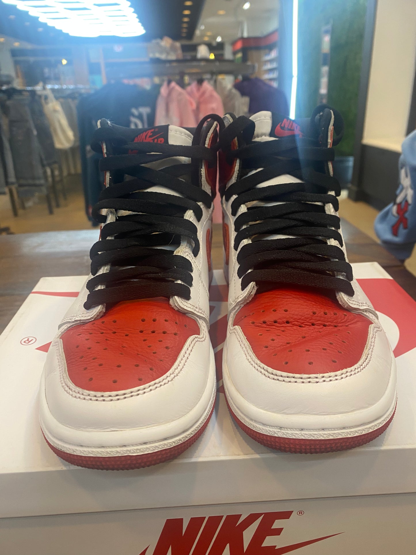 Jordan 1 Retro High OG Heritage PRE OWNED