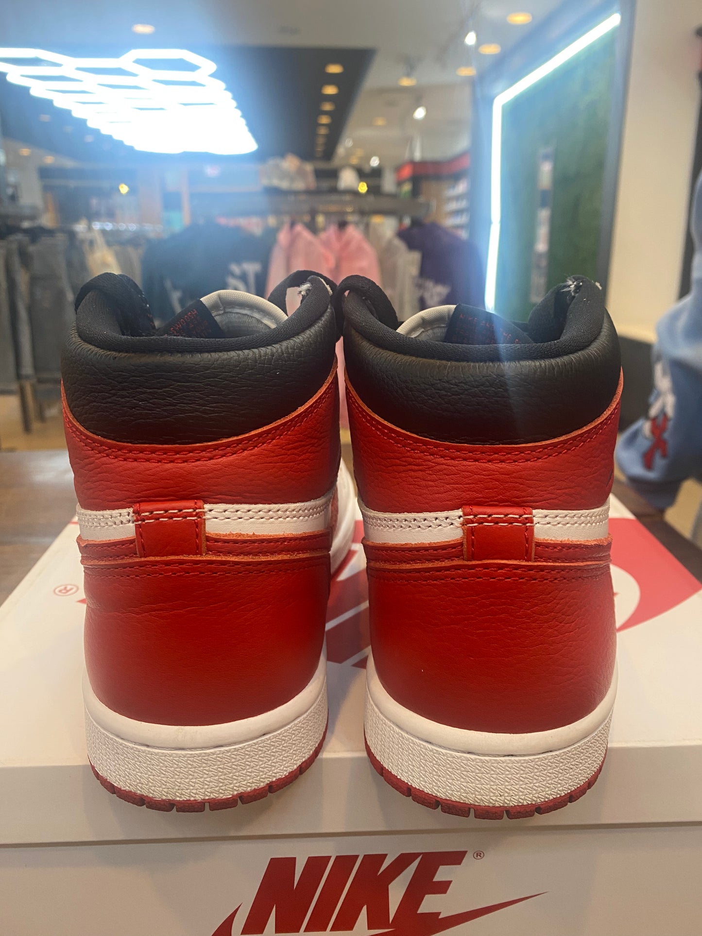 Jordan 1 Retro High OG Heritage PRE OWNED