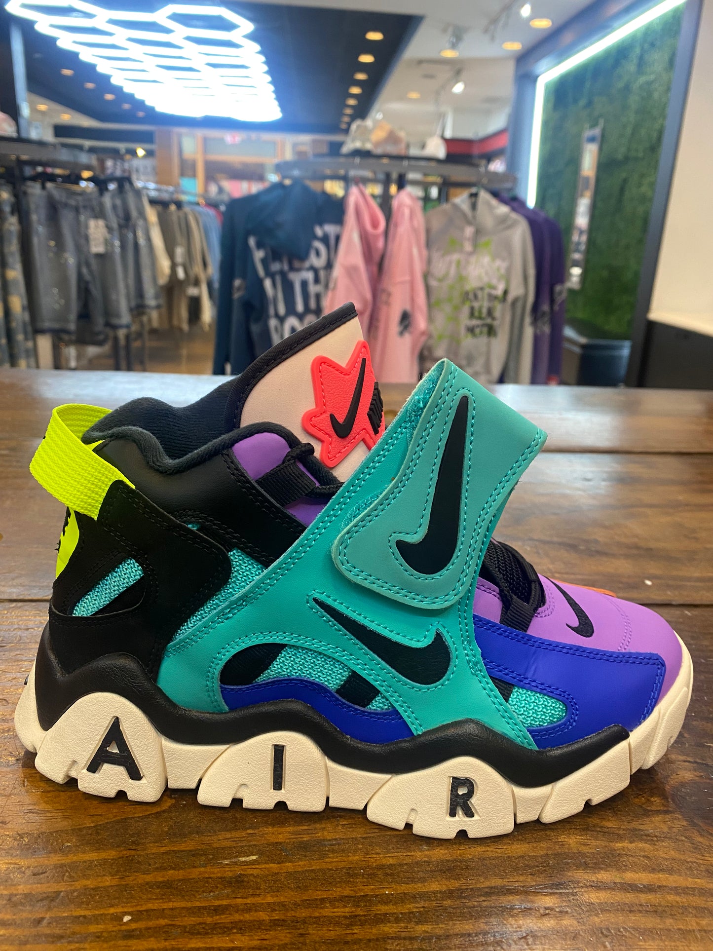Atmos X Air Barrage Mid Pop The Street PRE OWNED