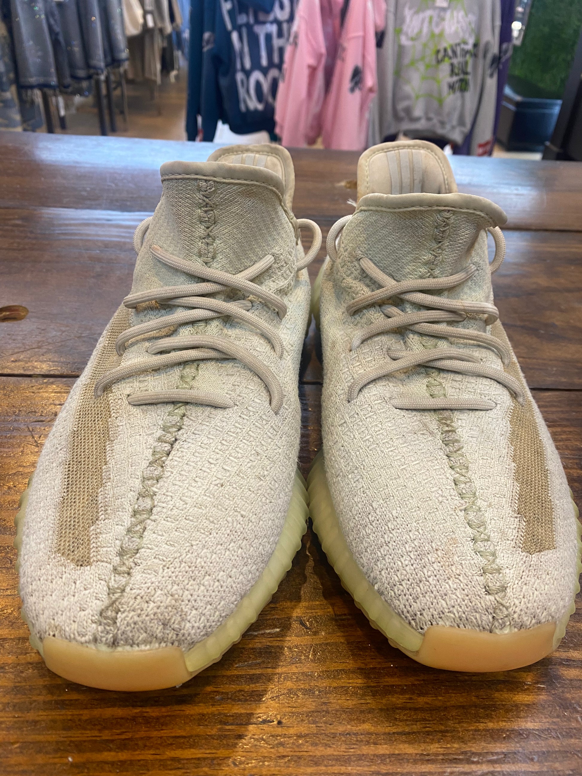 Yeezy Boost 350 V 2 Hyperspace 2023 PRE OWNED