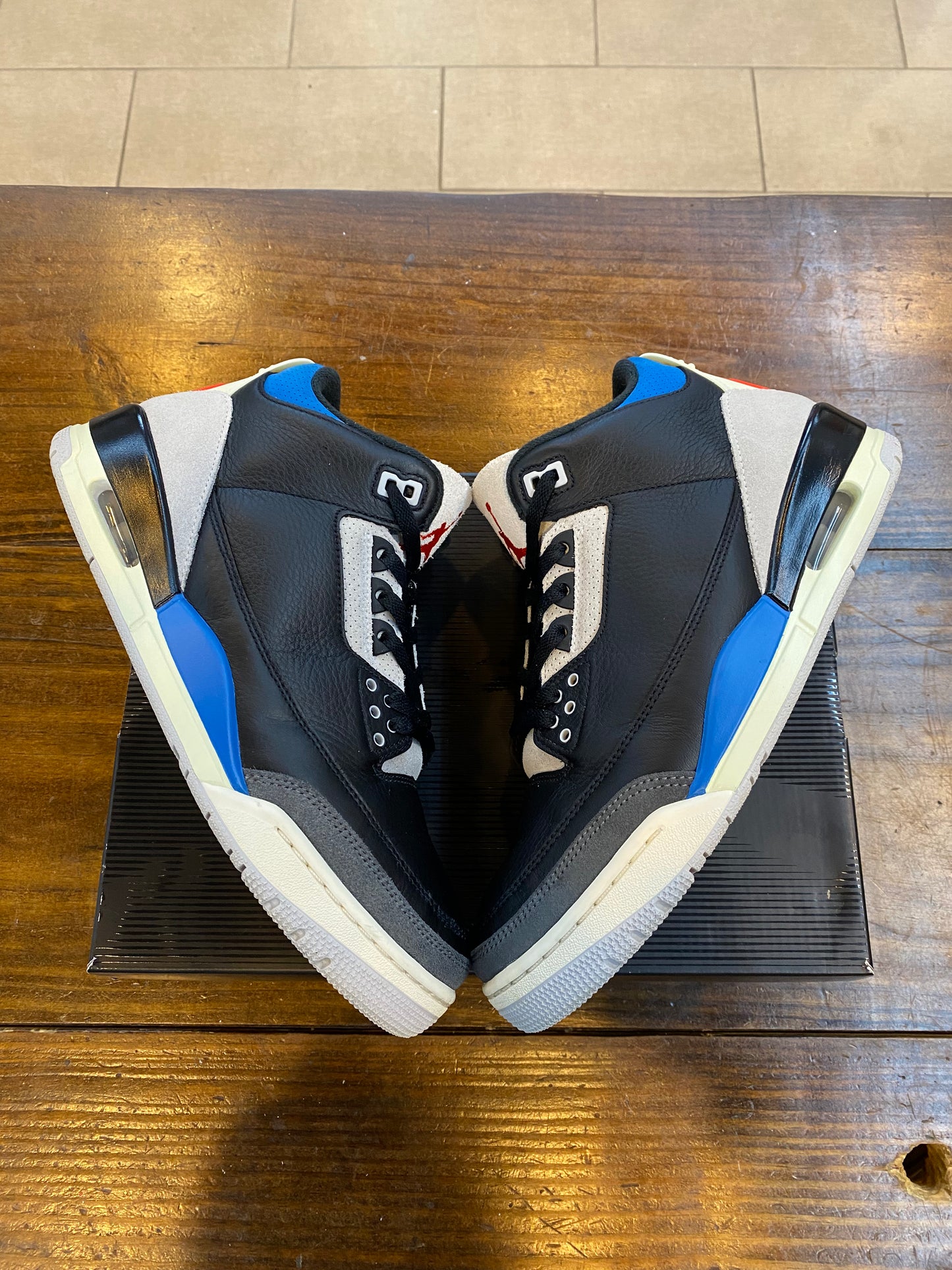 Jordan 3 Retro OG Rare Air PRE OWNED