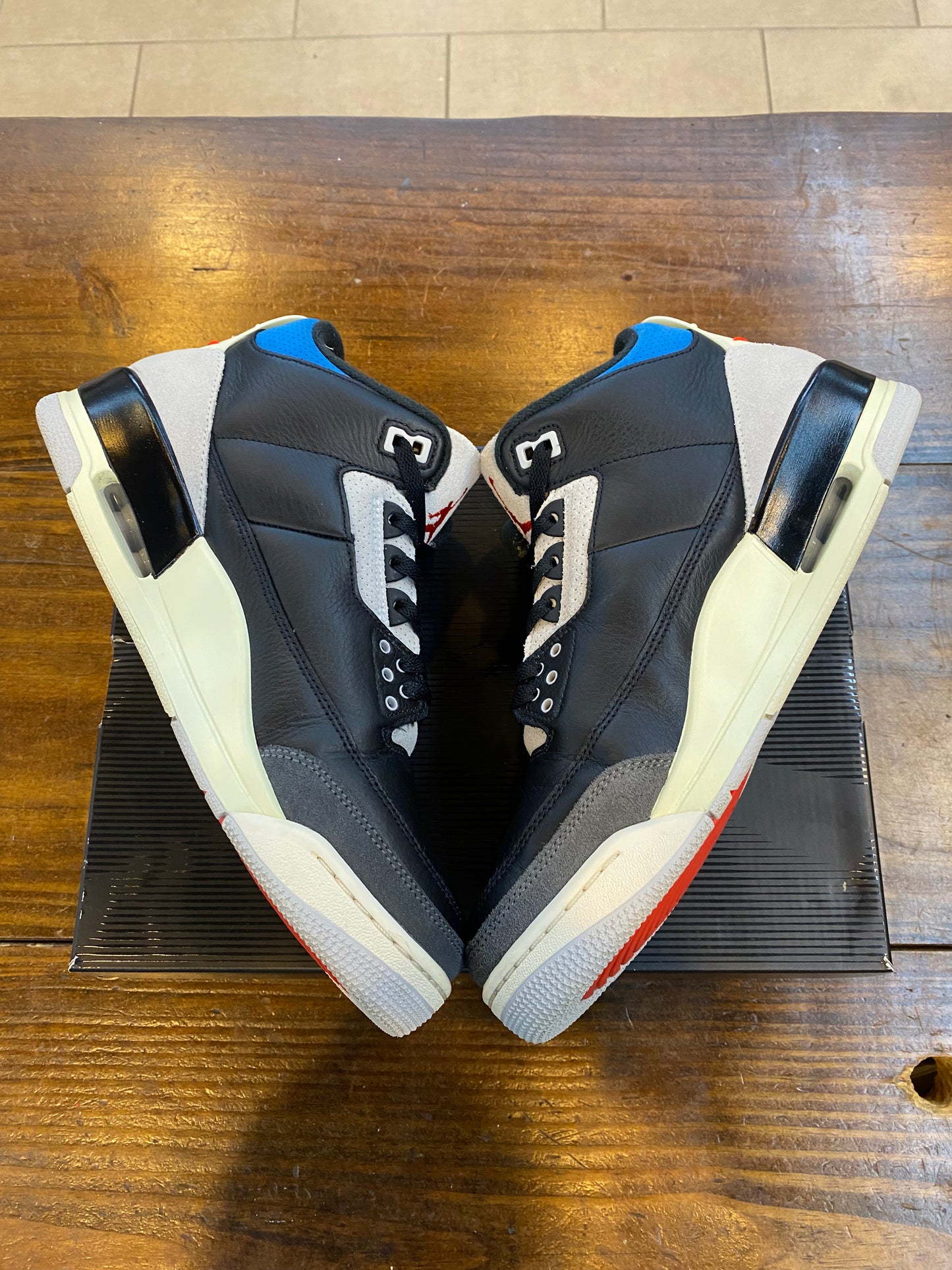 Jordan 3 Retro OG Rare Air PRE OWNED